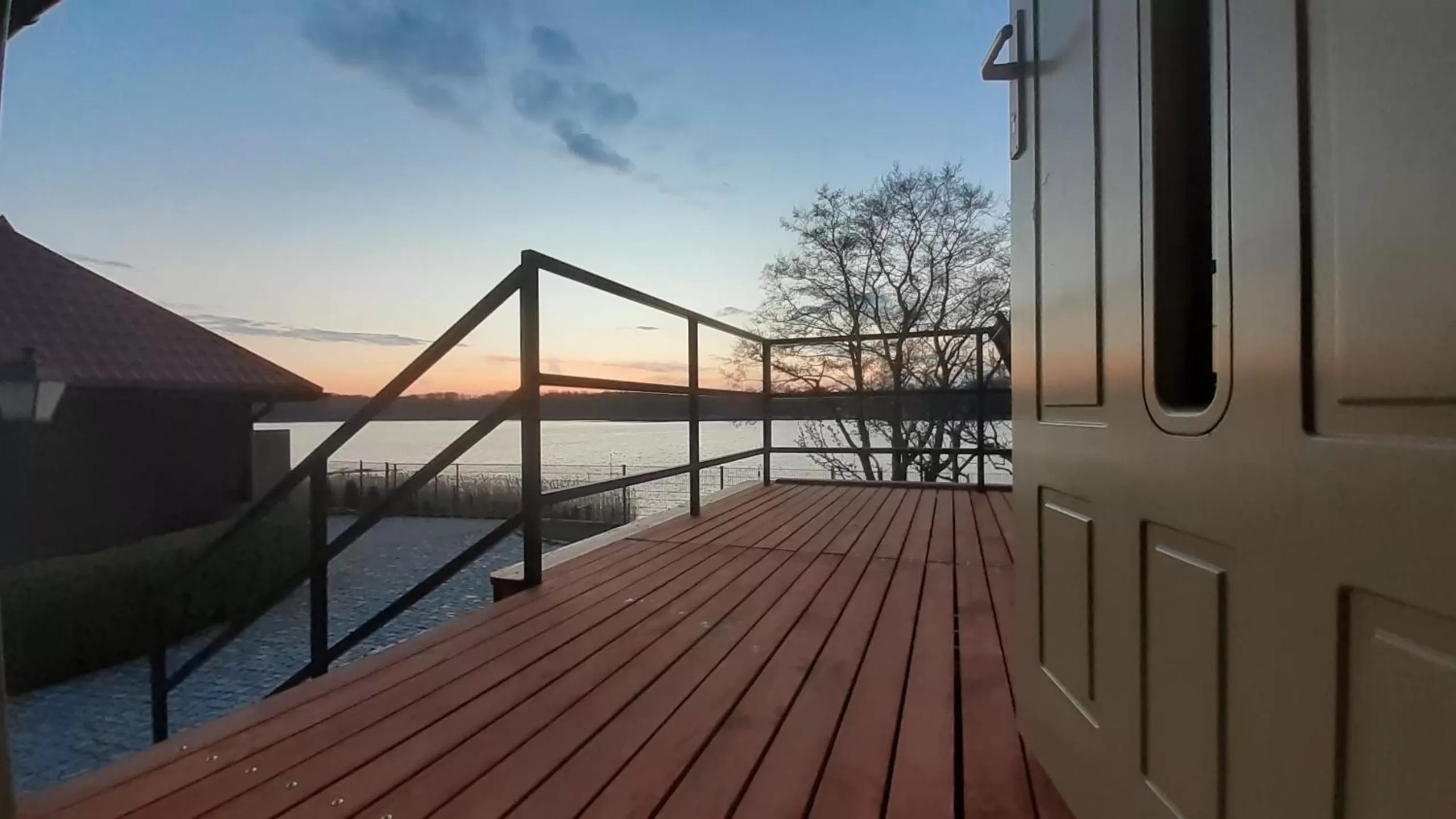 Property building in Port Jeziorak