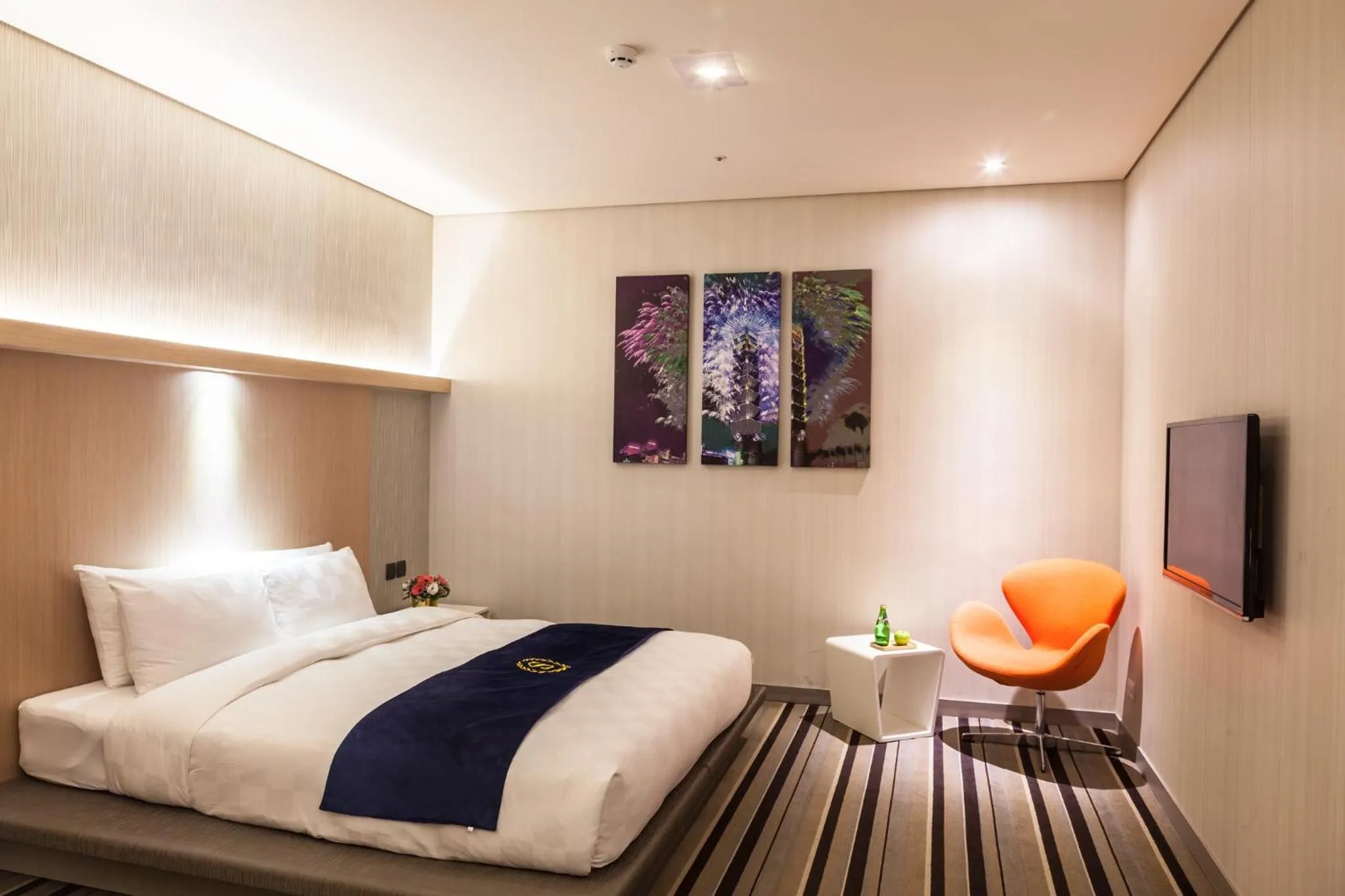 Bed in Taipei 101 SPARKLE Hotel