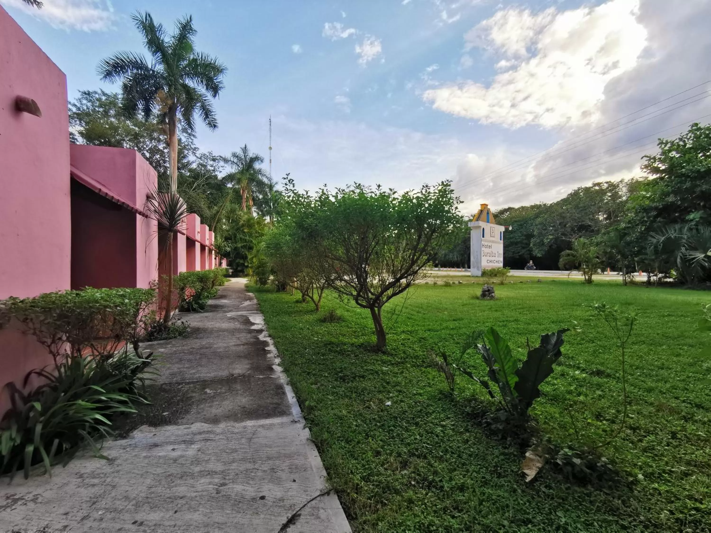 Property building in Hotel Doralba Inn Chichen