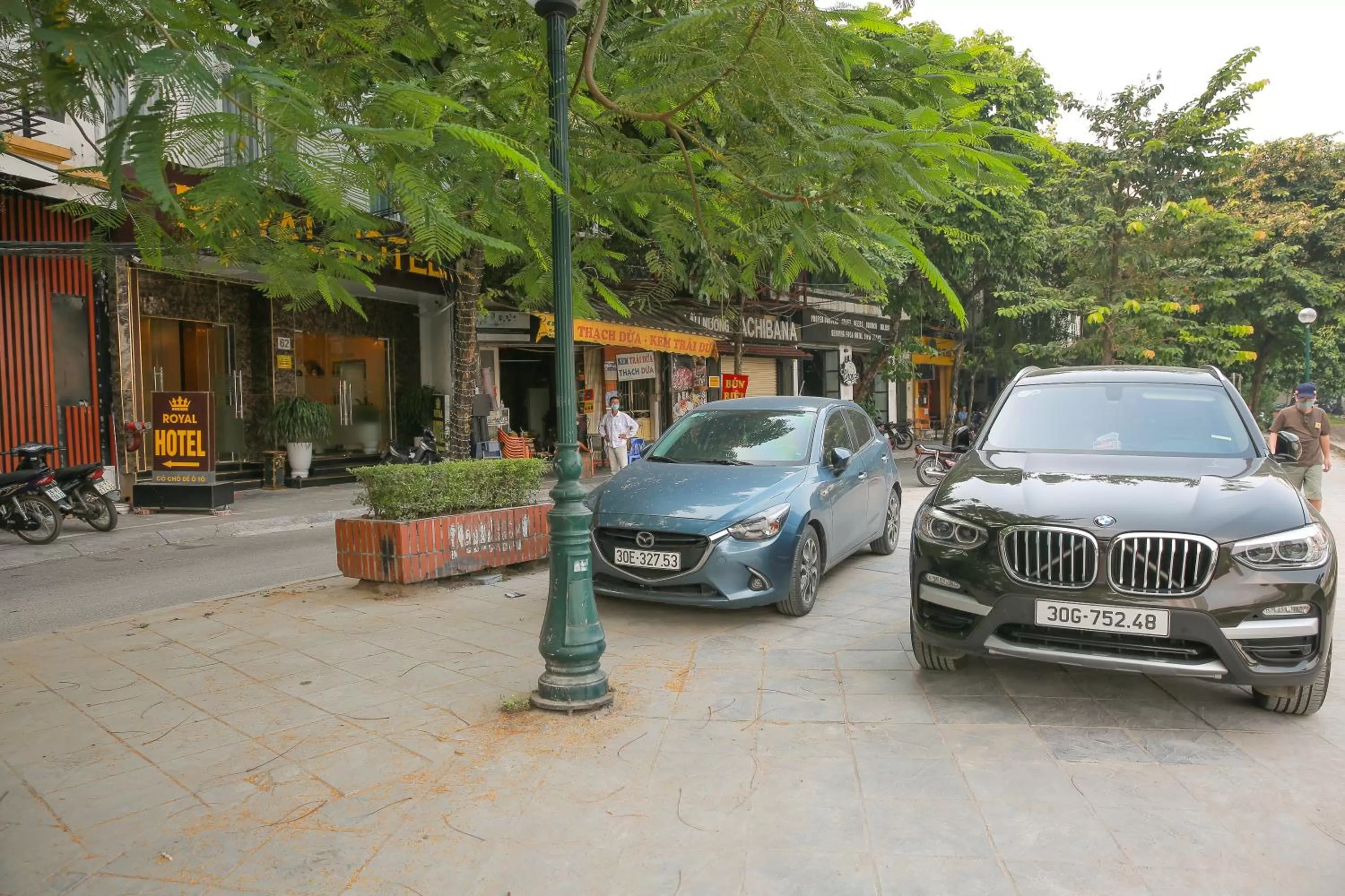 Facade/entrance in Royal Hotel