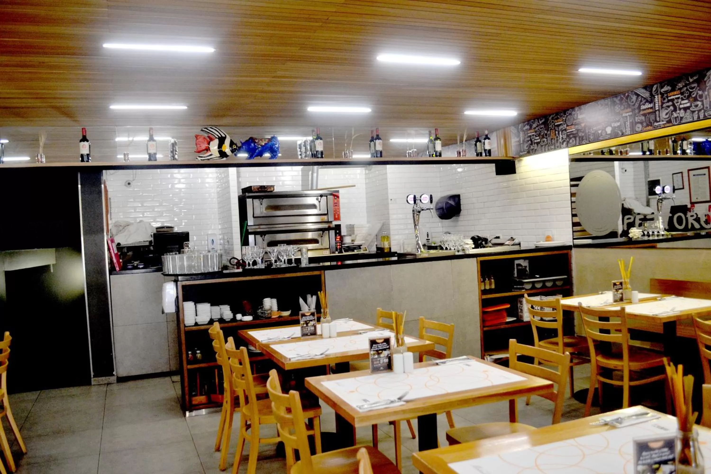 Restaurant/places to eat in Hotel Diego de Velazquez