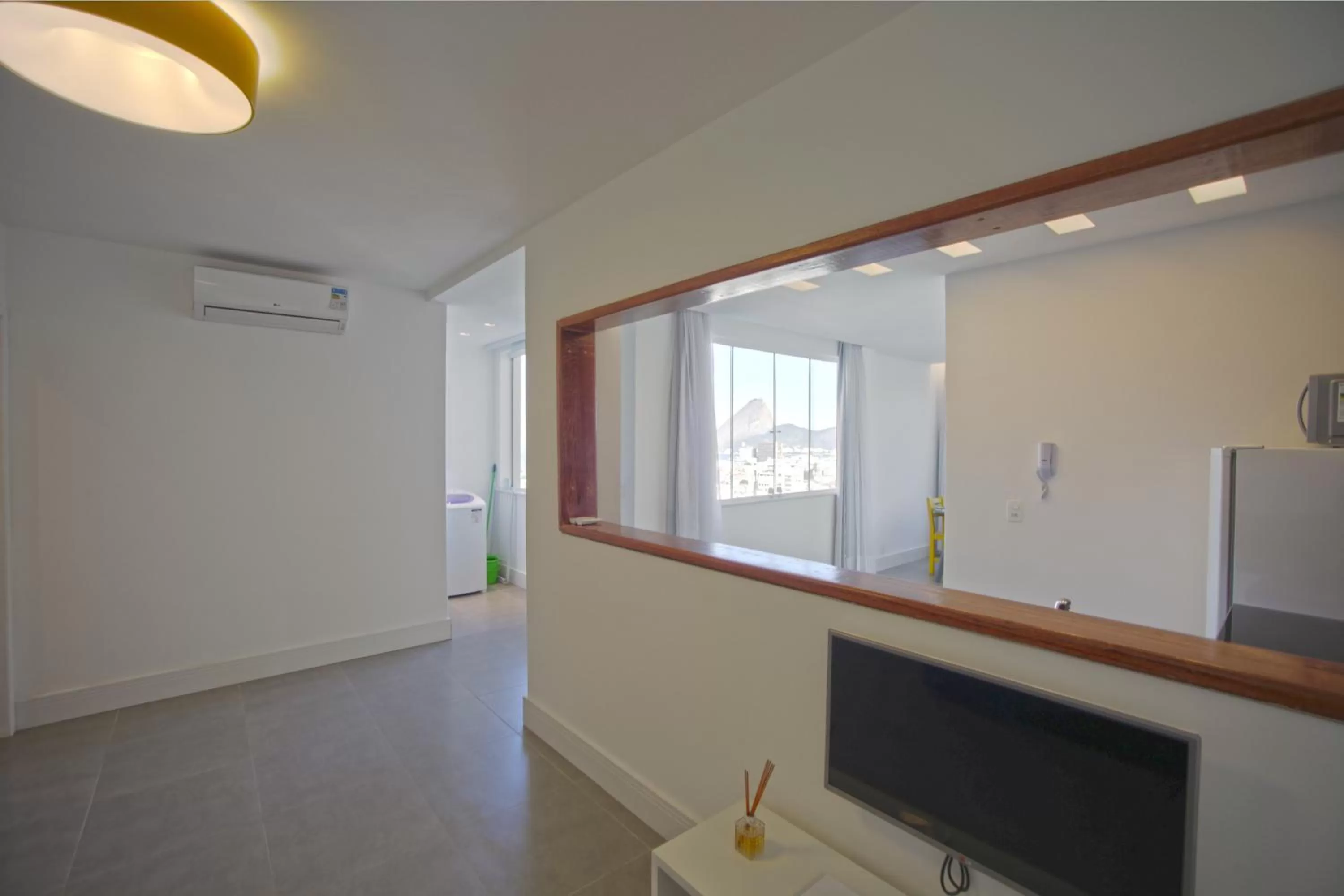 TV and multimedia in New Sugar Loft Apartments