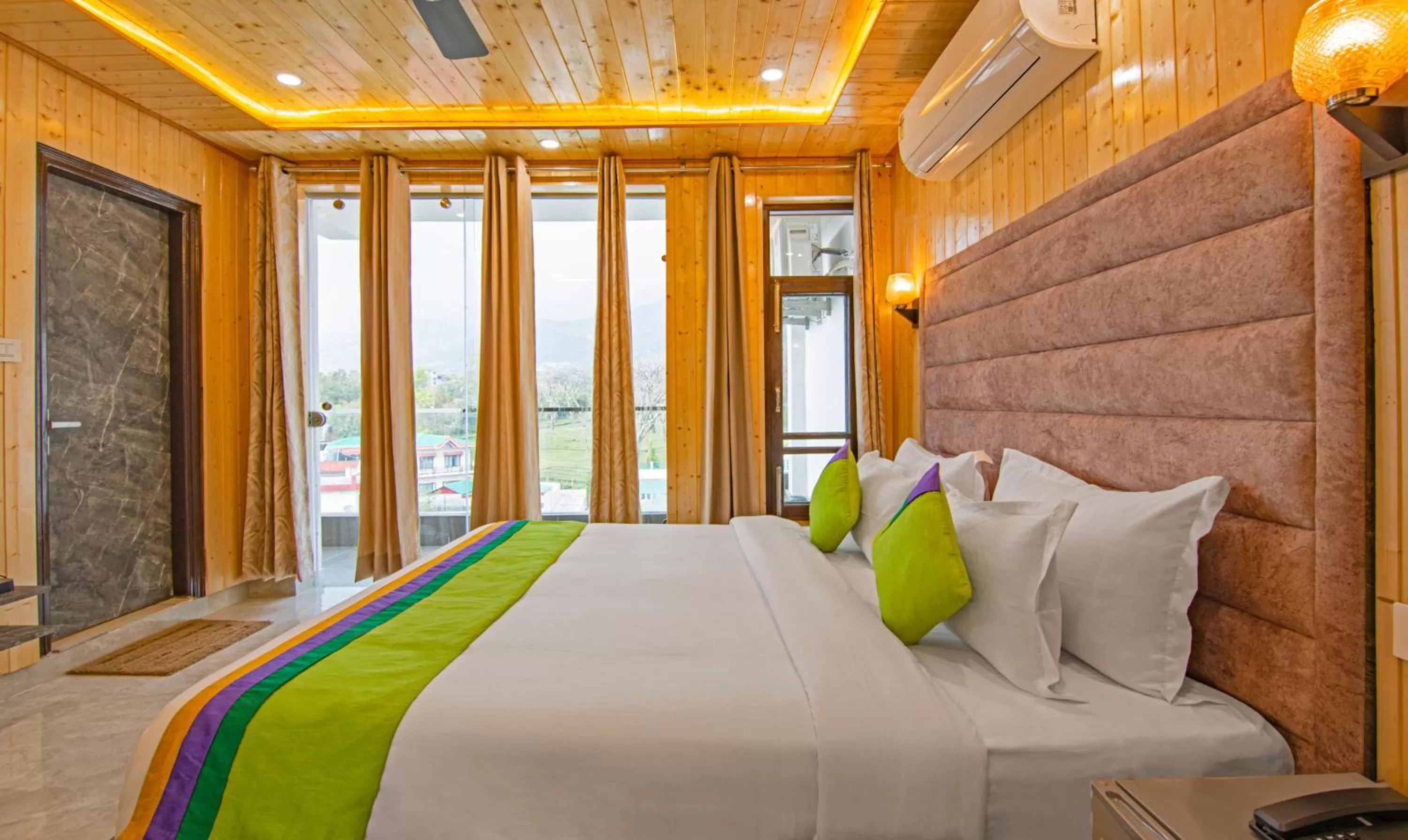 Bedroom, Bed in Treebo Ortus Residency