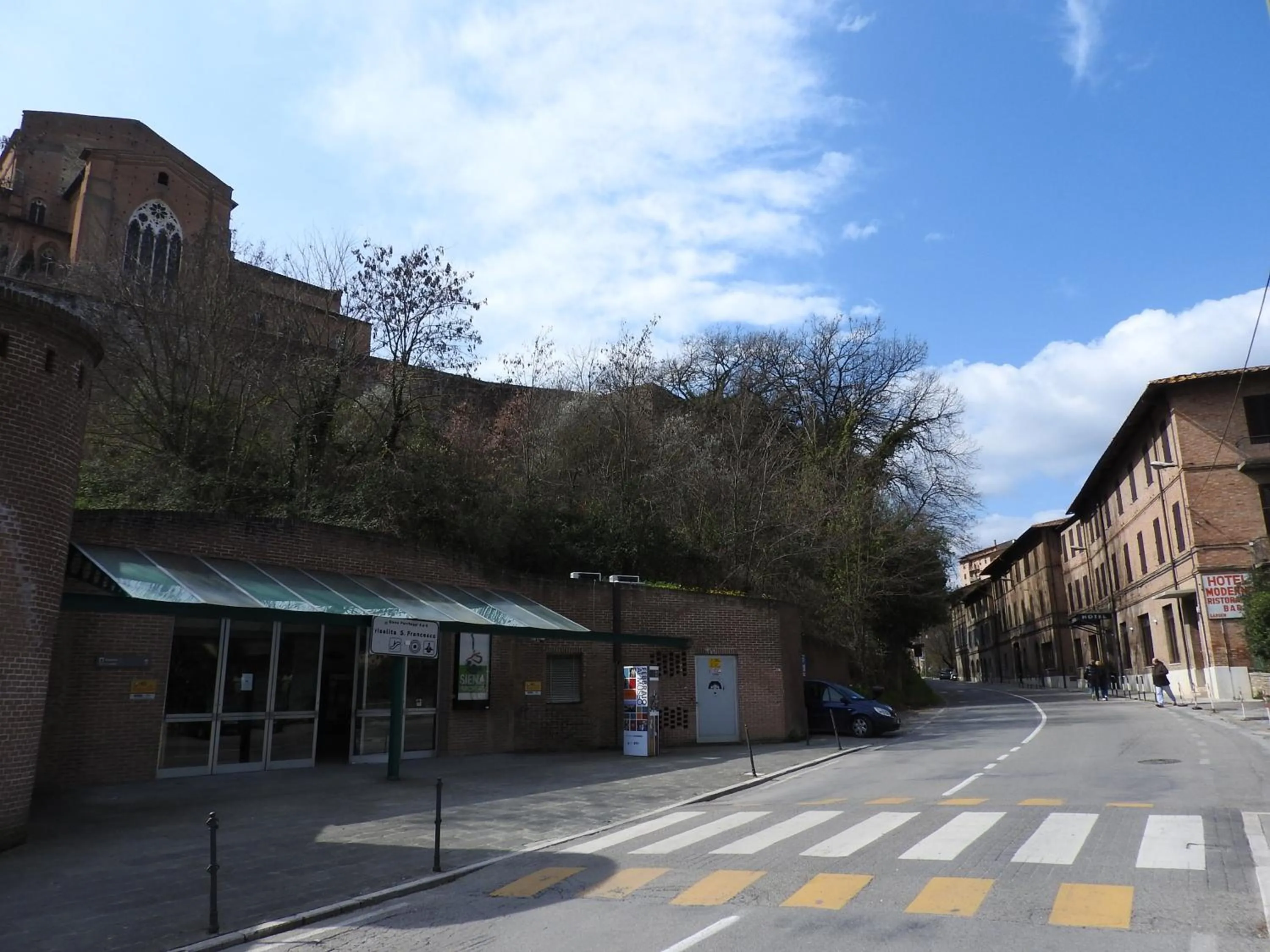 Property building in Hotel Moderno