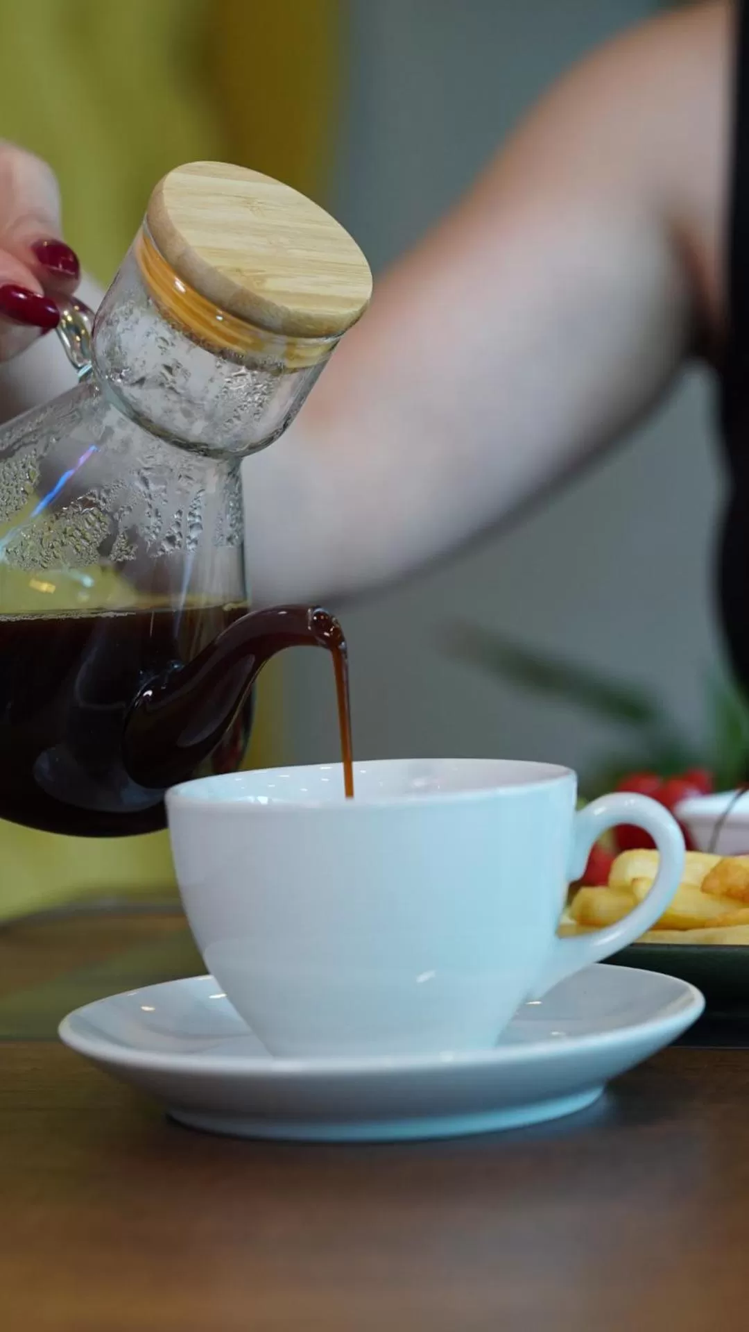 Drinks in Homey AirPort Hotel