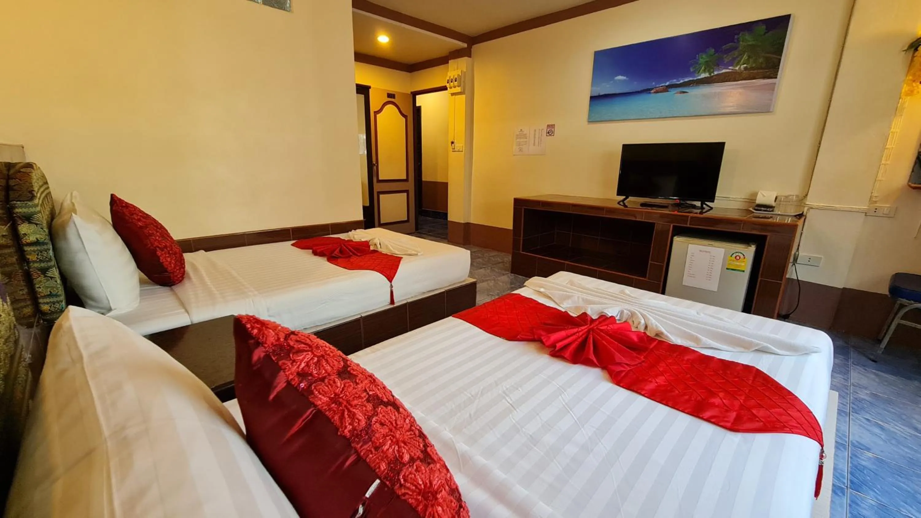 TV and multimedia, Bed in Vech Guesthouse Patong