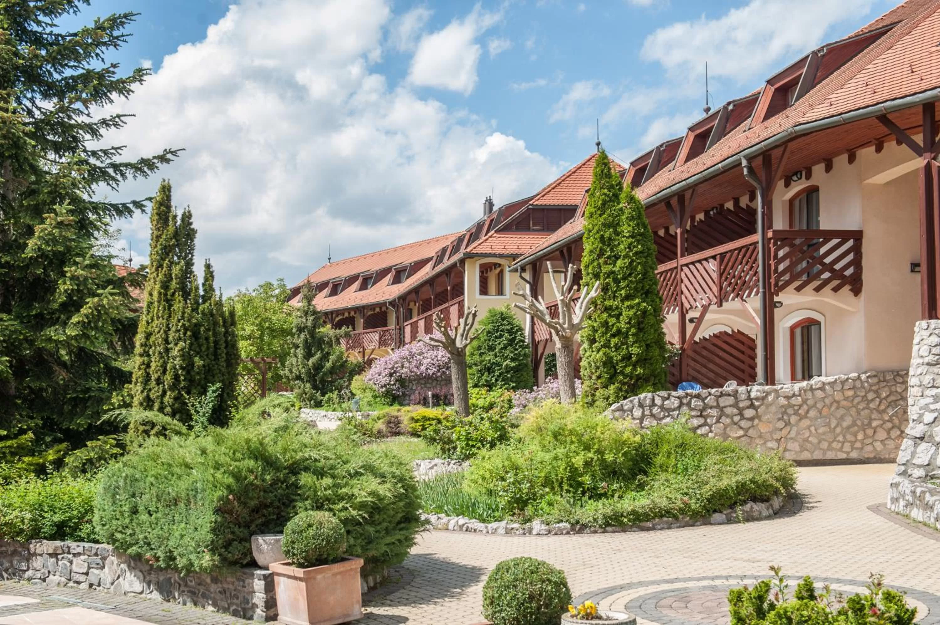 Property building in Club Dobogómajor superior