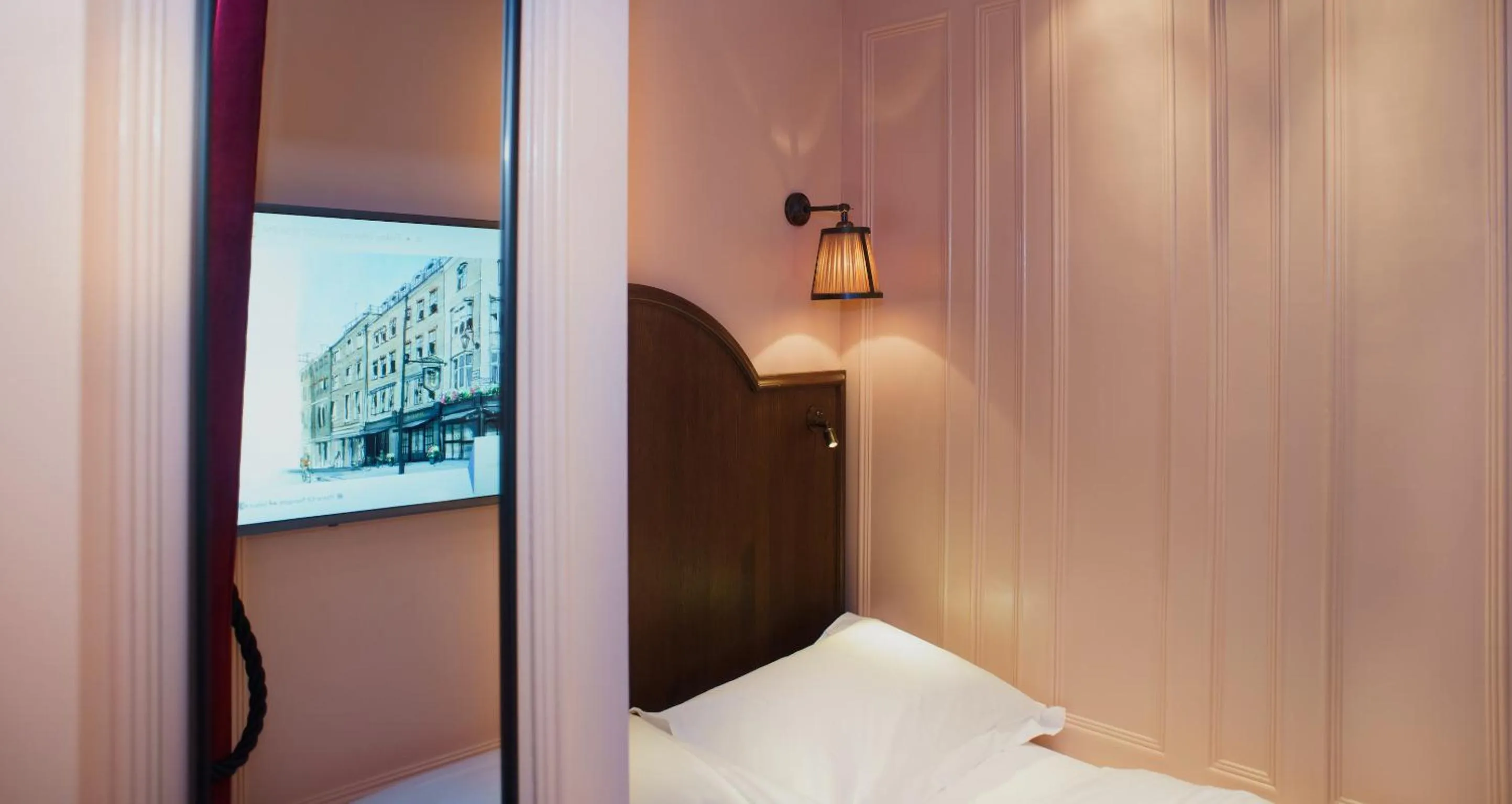 Bed in Mimi's Hotel Soho