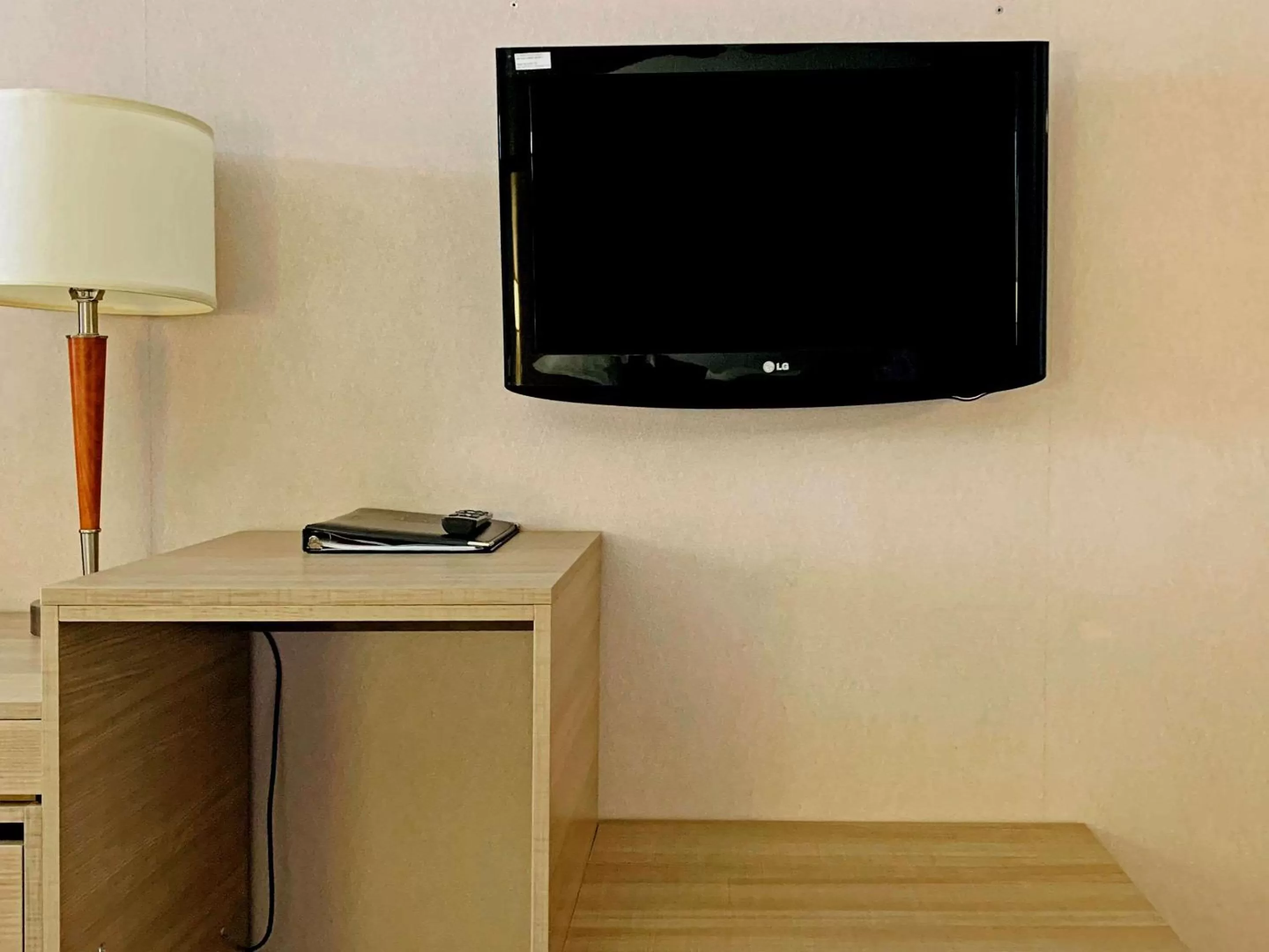 Photo of the whole room in Econo Lodge Airport Quebec