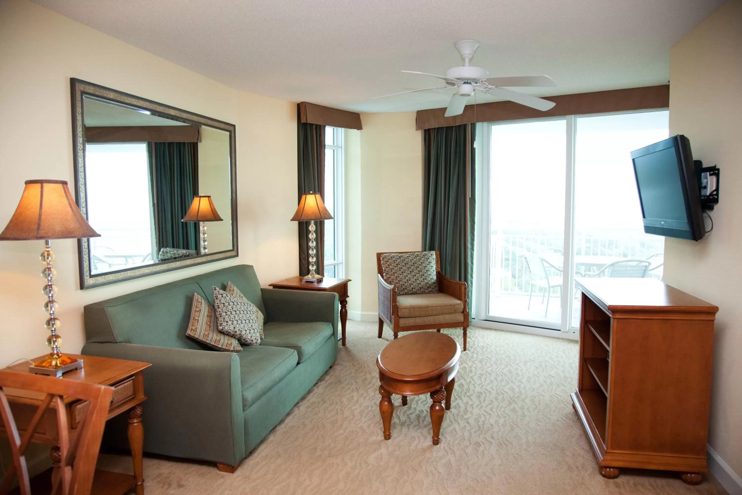 Living room, Seating Area in The Horizon at 77th