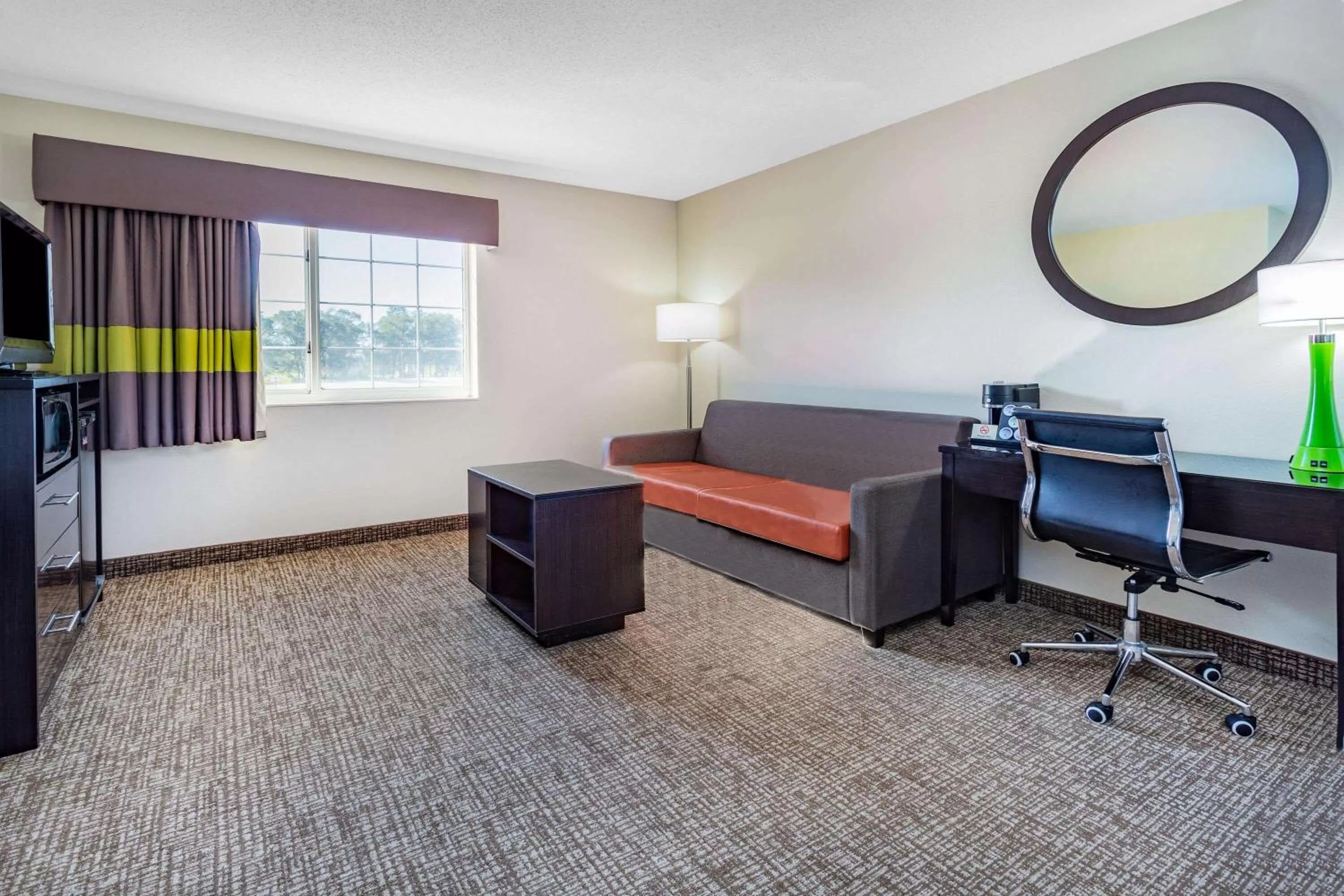 Photo of the whole room in Super 8 by Wyndham Emmetsburg