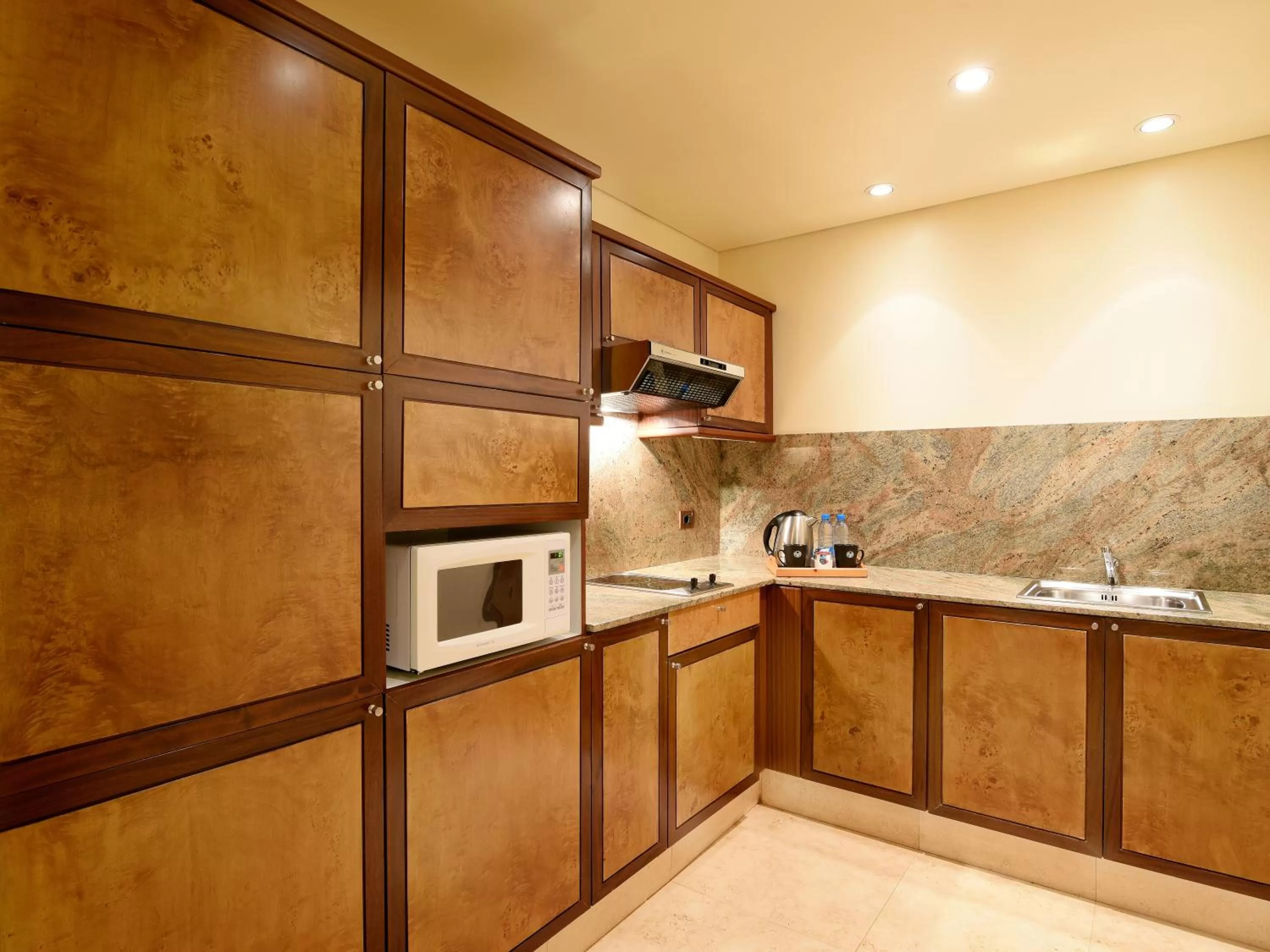 Coffee/tea facilities in Gefinor Rotana – Beirut