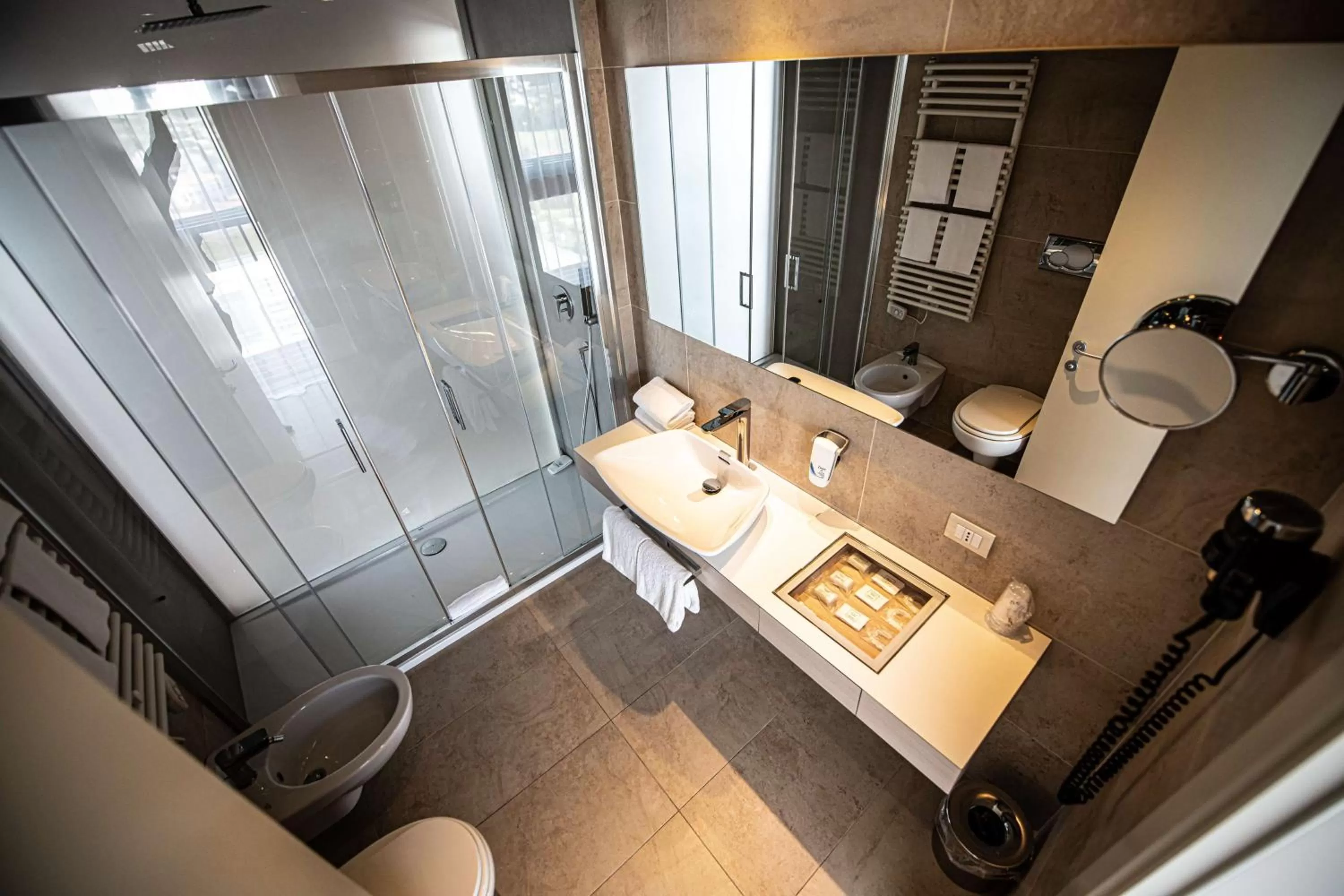 Bathroom, Bed in Best Western Plus Net Tower Hotel Padova