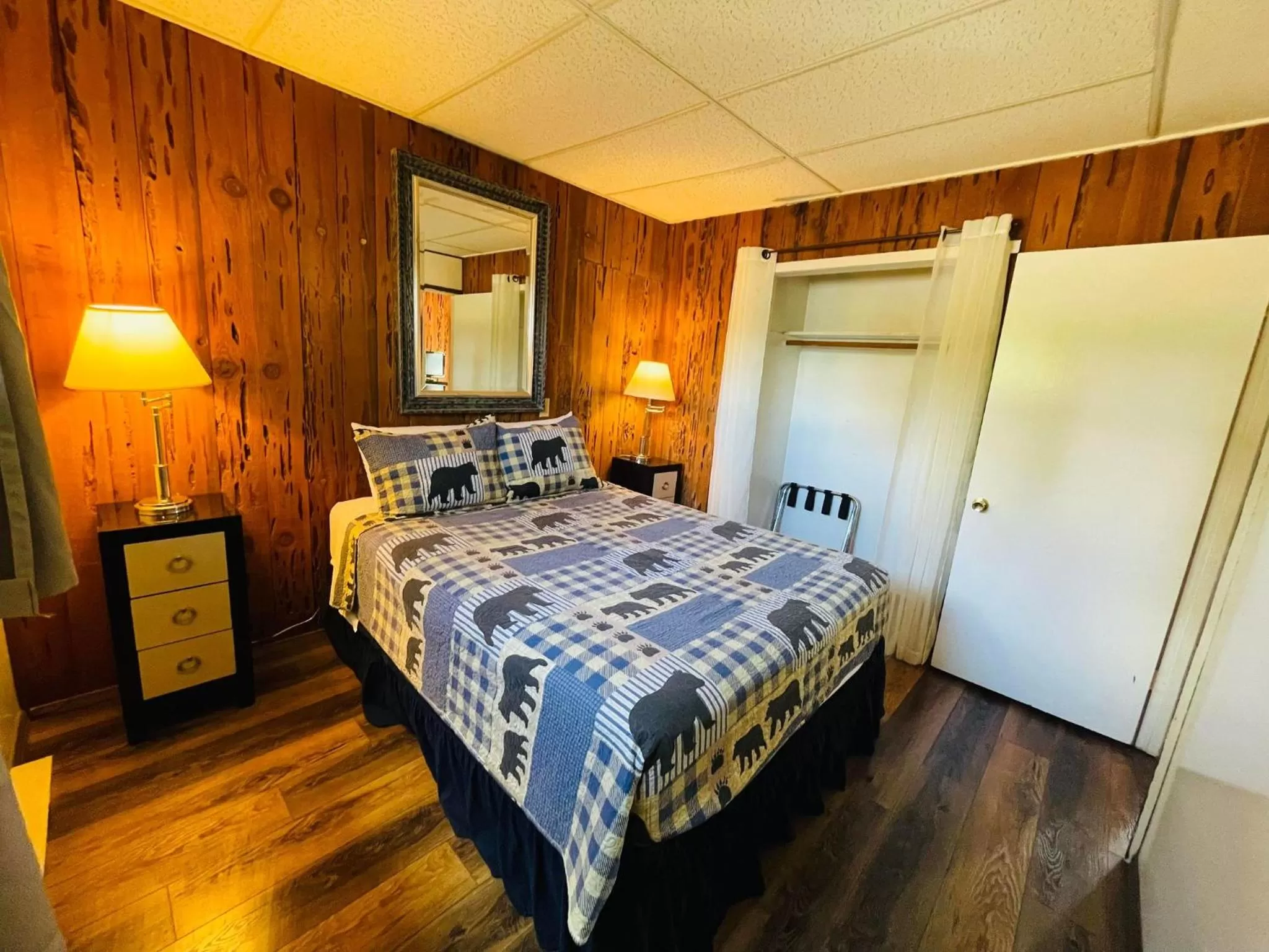 Bed in Riverfront Lodging