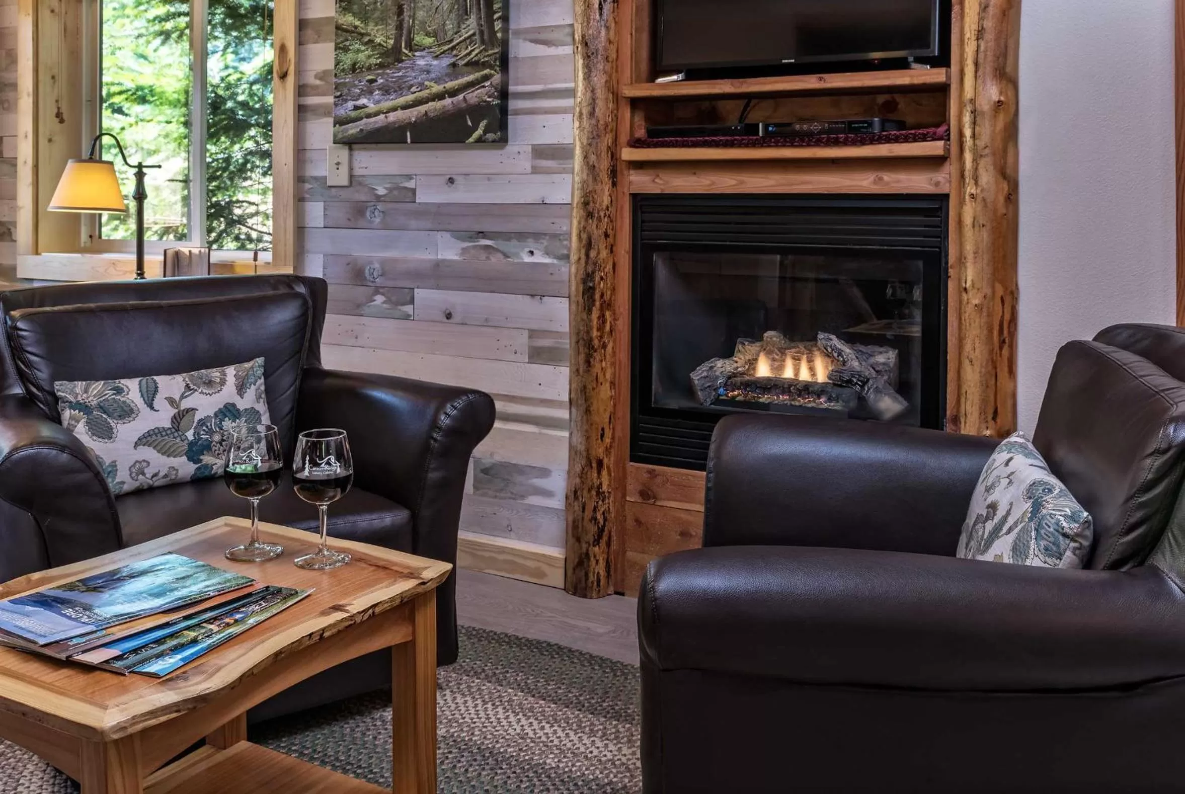 Seating area in Carson Ridge Luxury Cabins