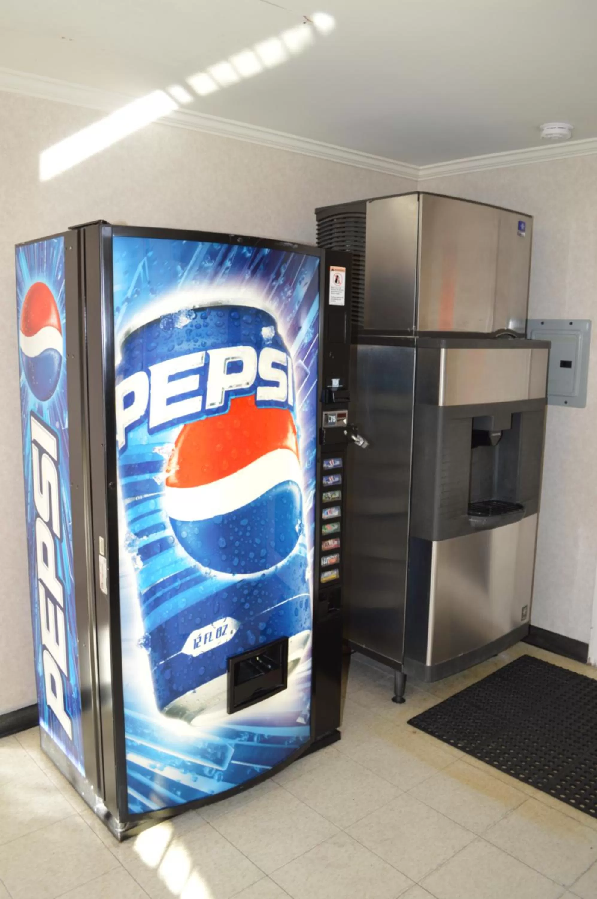 Area and facilities in Dynasty Suites Redlands