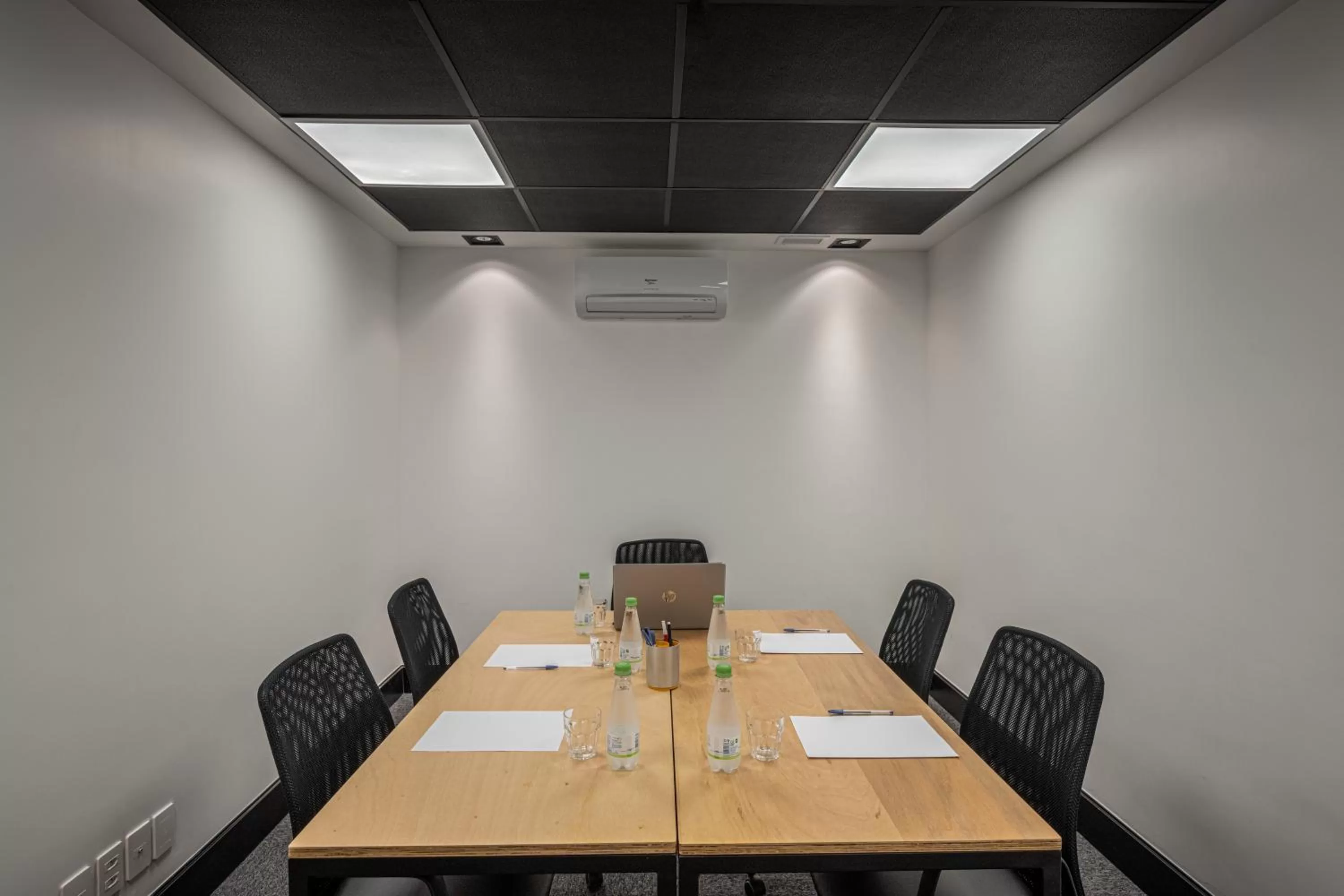 Meeting/conference room in Intercity Canoas