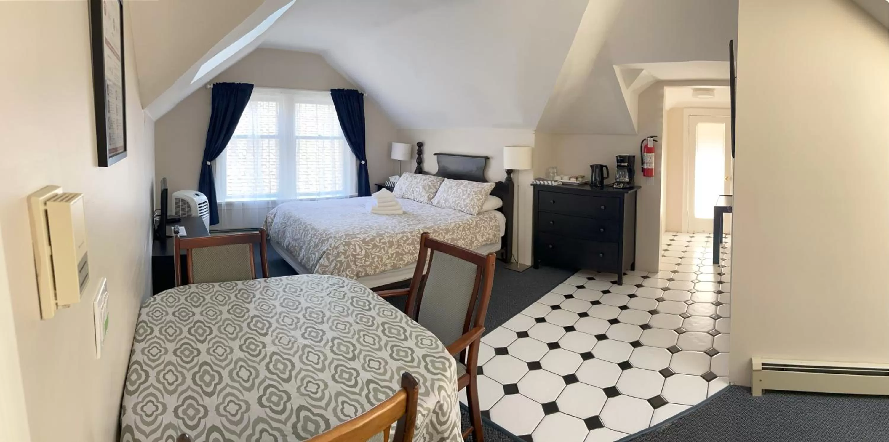 Bedroom, Bed in Douglas Guest House