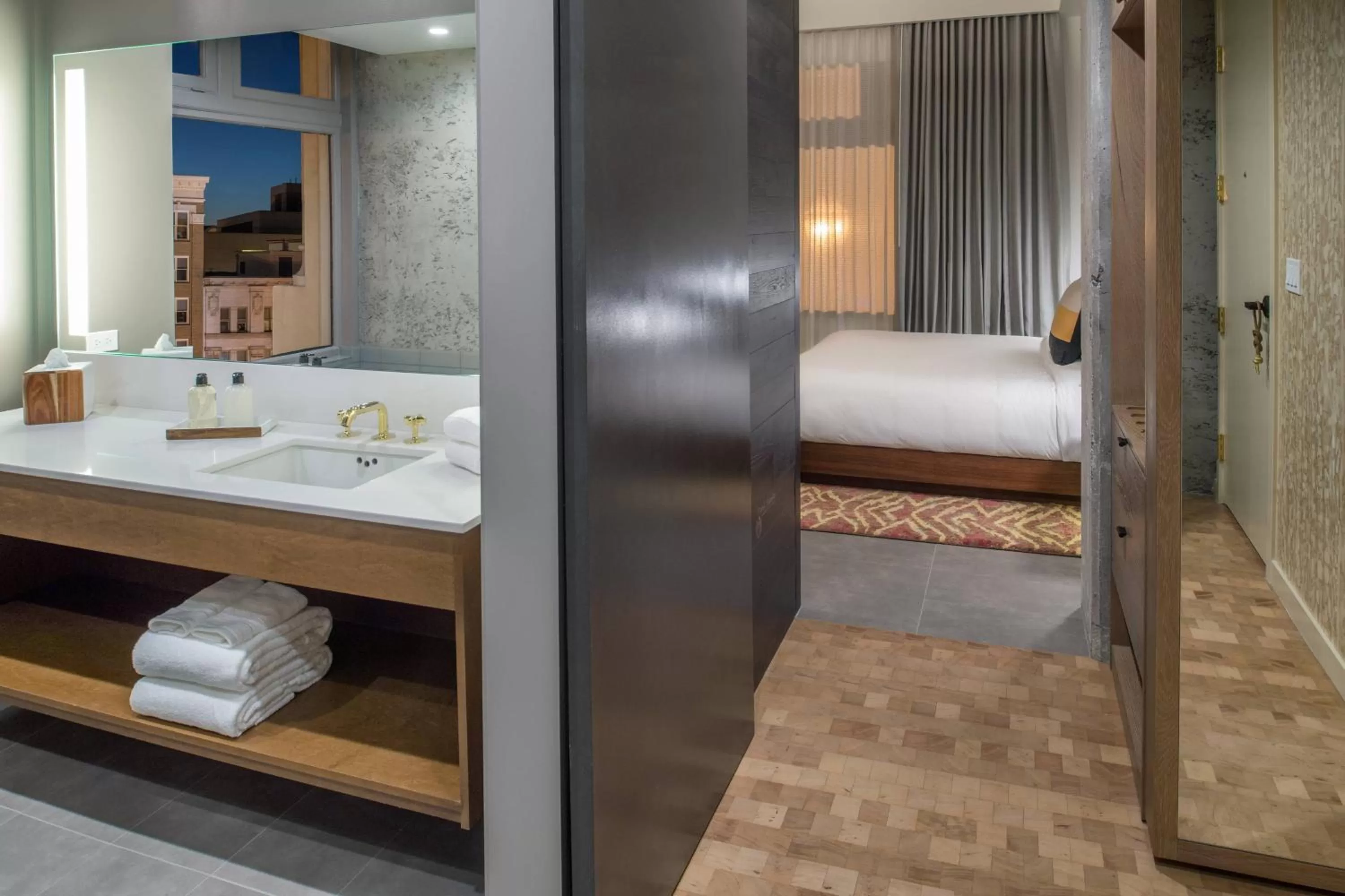 Photo of the whole room, Bed in The Hi-Lo, Autograph Collection