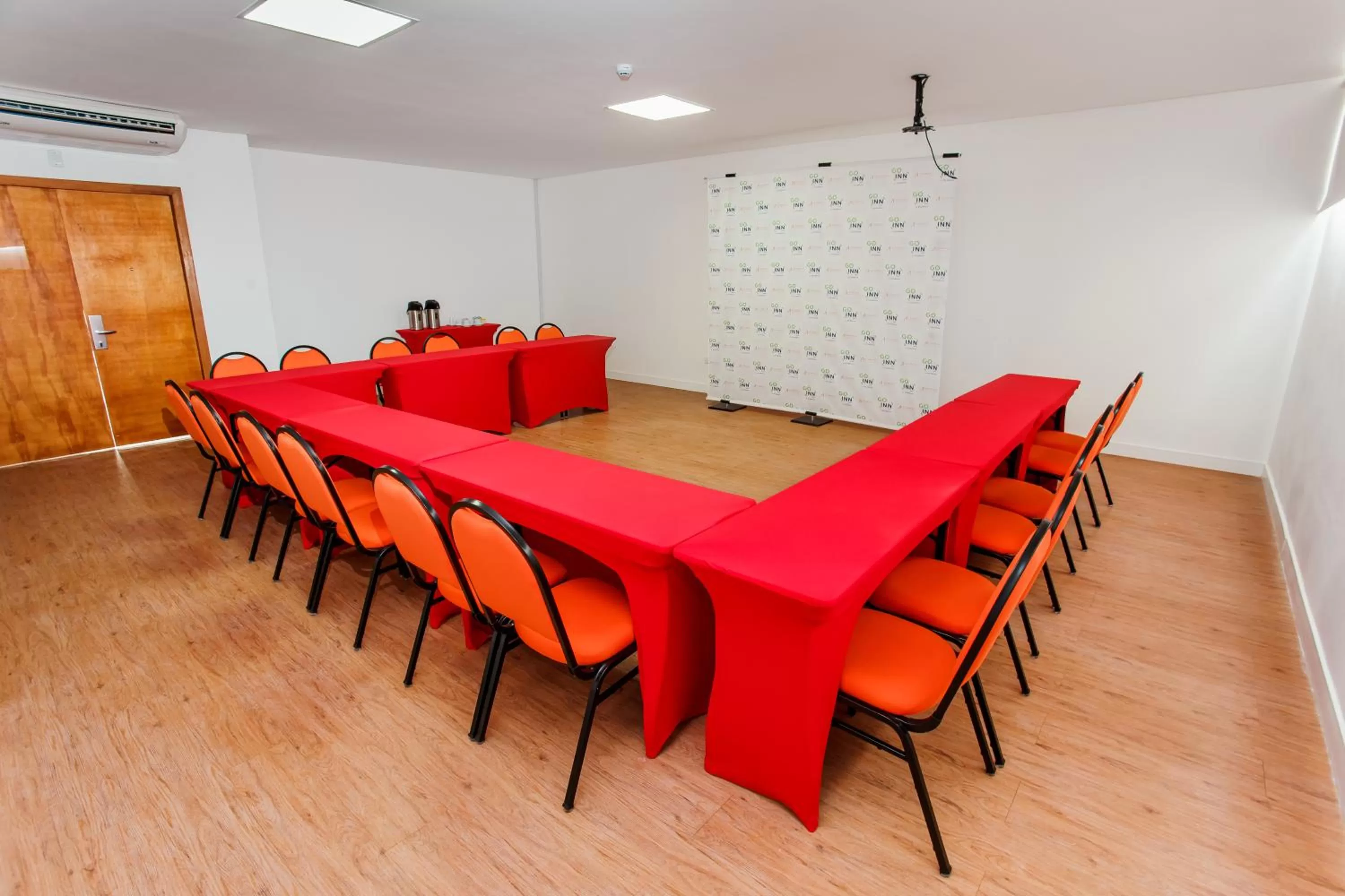 Meeting/conference room in Go Inn Goiana by Atlantica Hotels