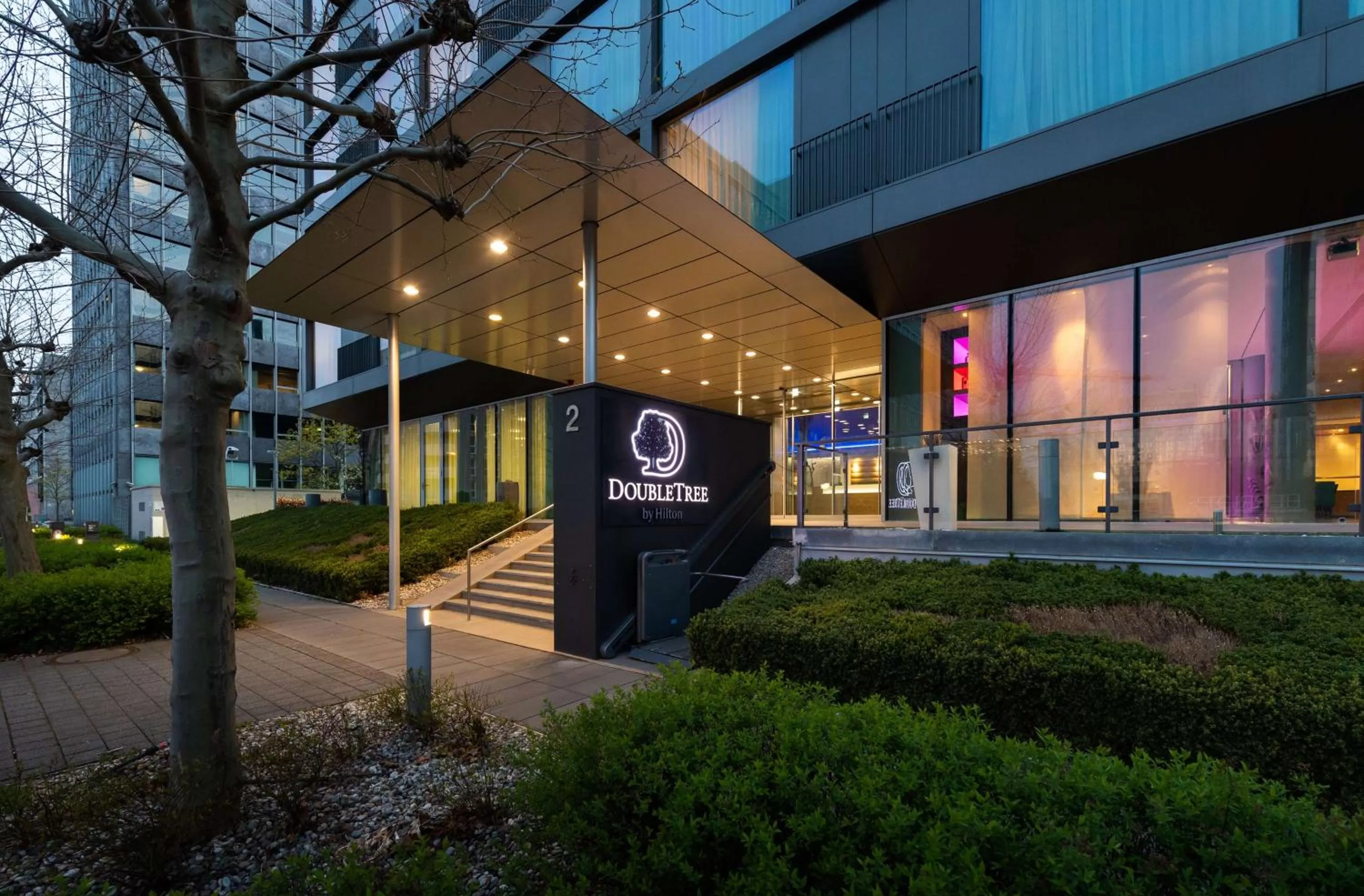 Property building in DoubleTree by Hilton Frankfurt Niederrad