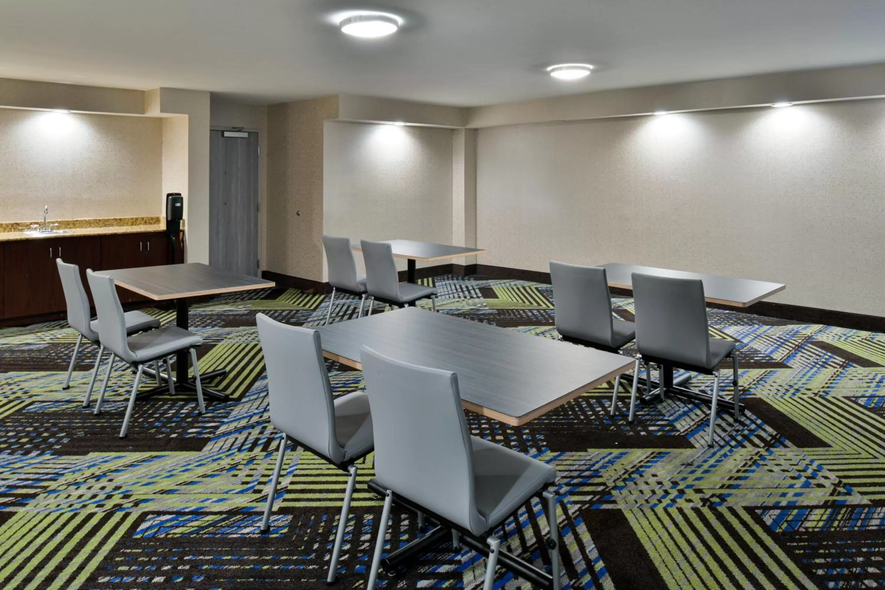 Meeting/conference room in Holiday Inn Express Winston-Salem Medical Ctr Area