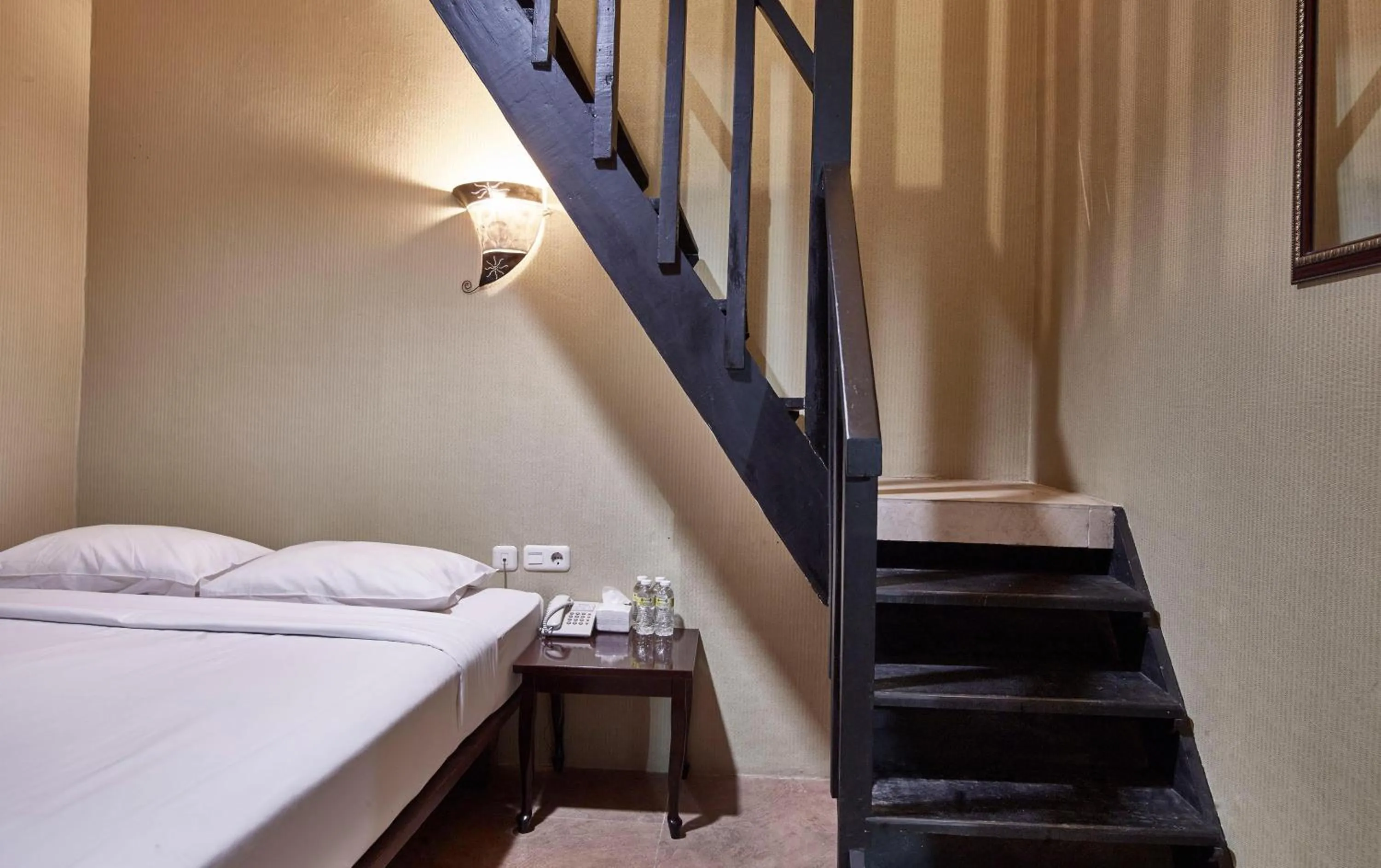 Photo of the whole room, Bed in Twins Hotel