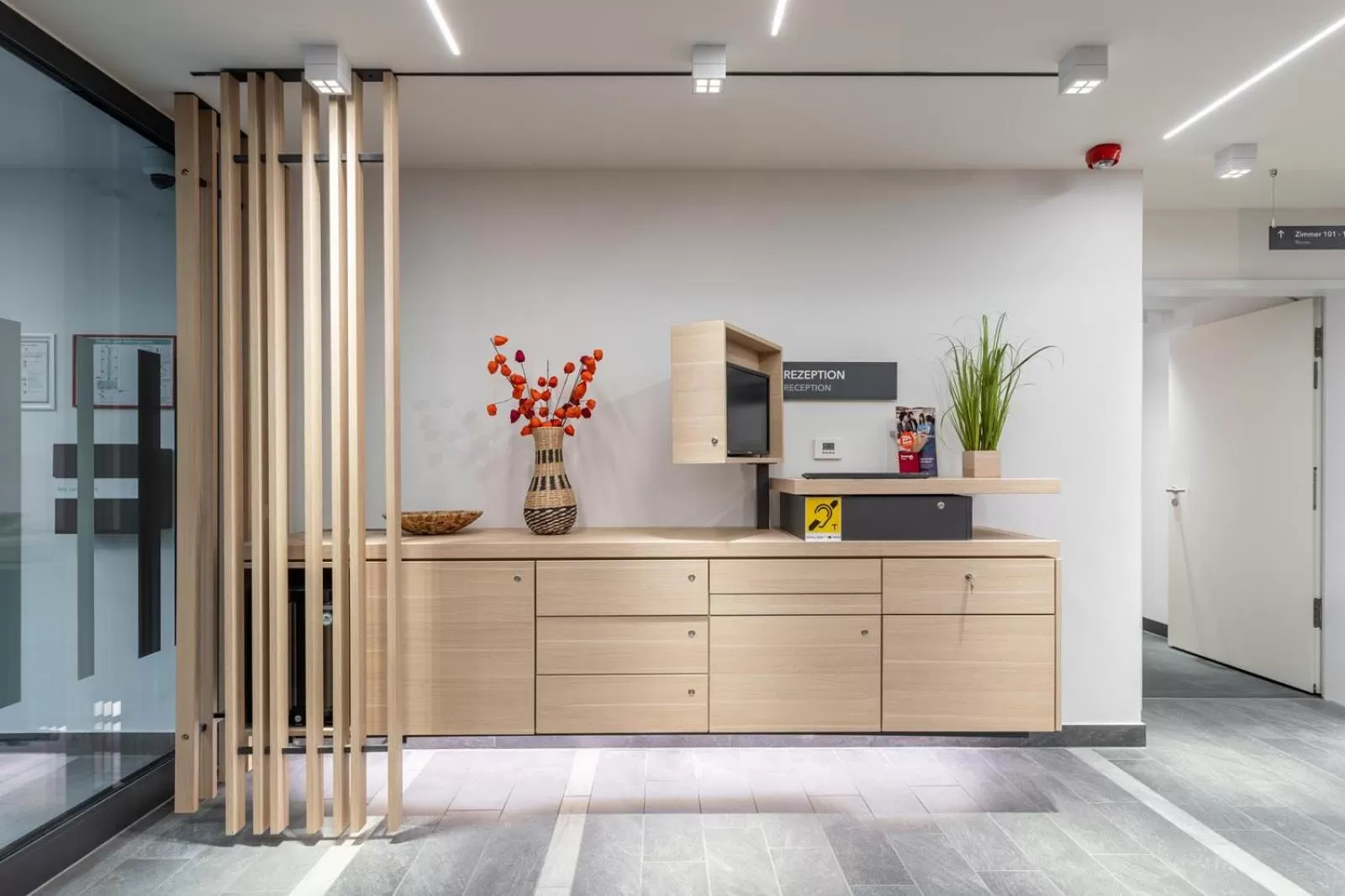 Lobby or reception in Serways Hotel Hösel