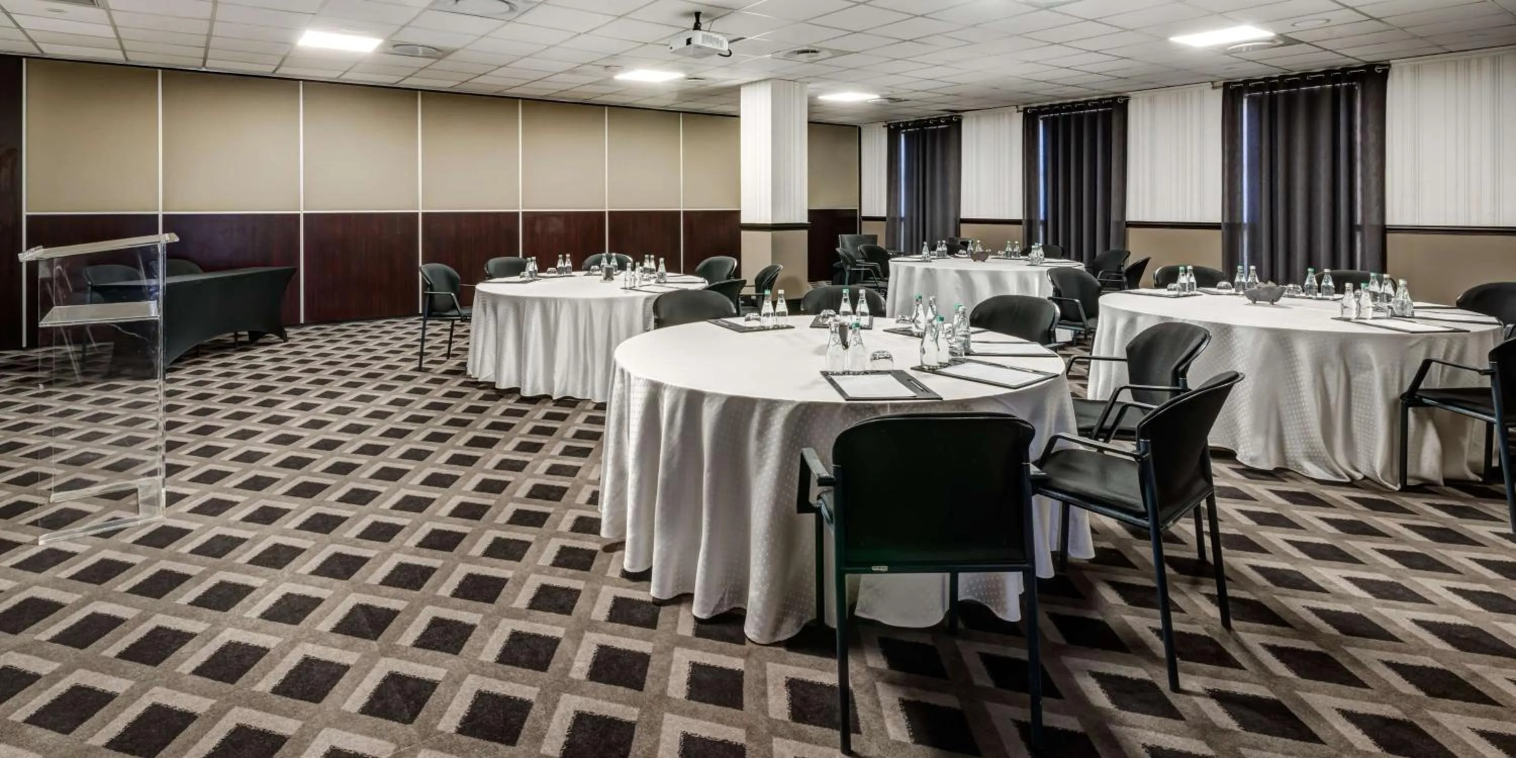 On site in 54 on Bath, Johannesburg Rosebank