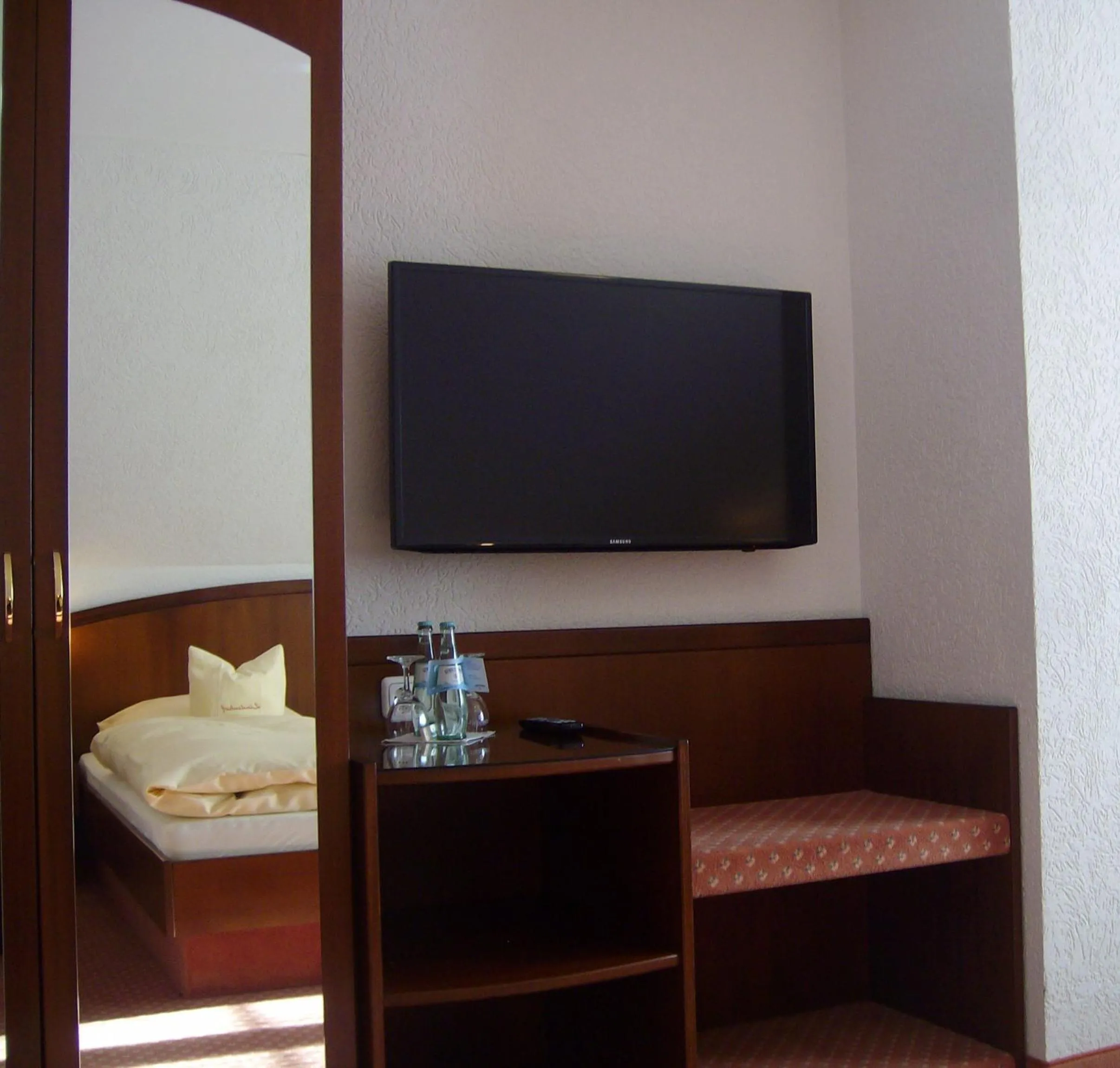 TV and multimedia, Bed in Hotel Lindenhof