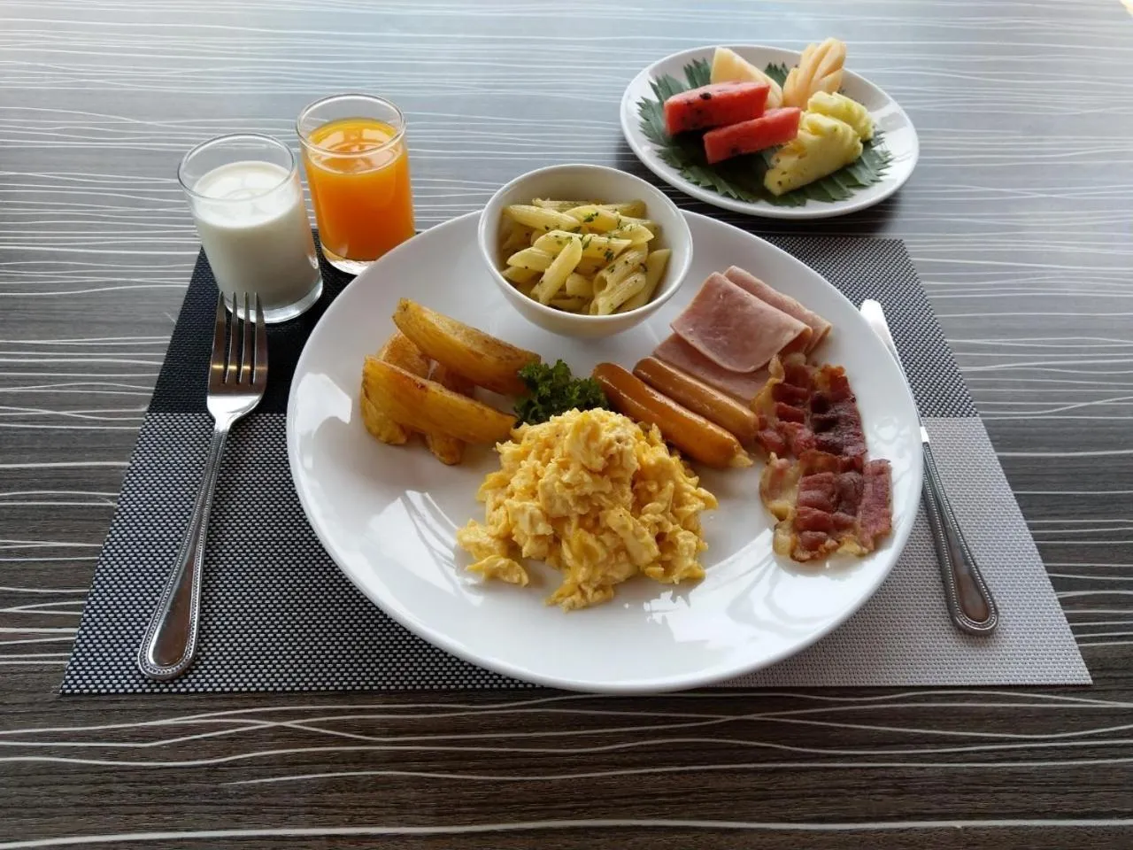 Food and drinks in Woraburi Phuket Resort & Spa - SHA Plus