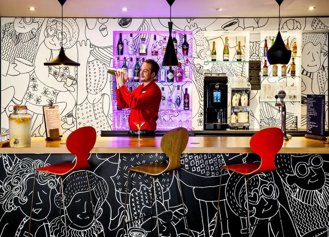 Lounge or bar in ibis London Greenwich