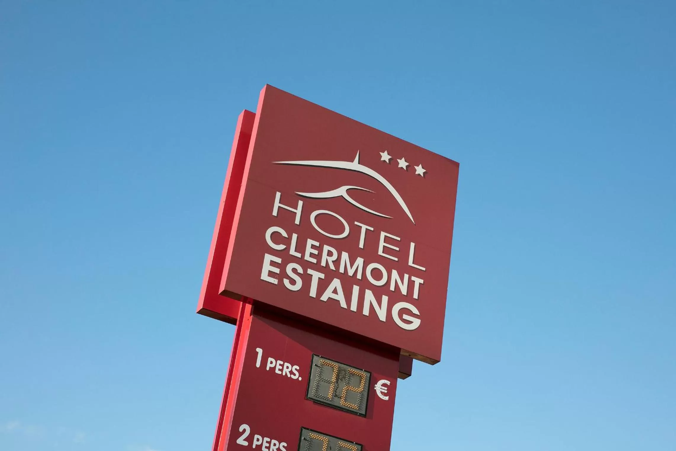 Logo/Certificate/Sign in Hotel Clermont Estaing