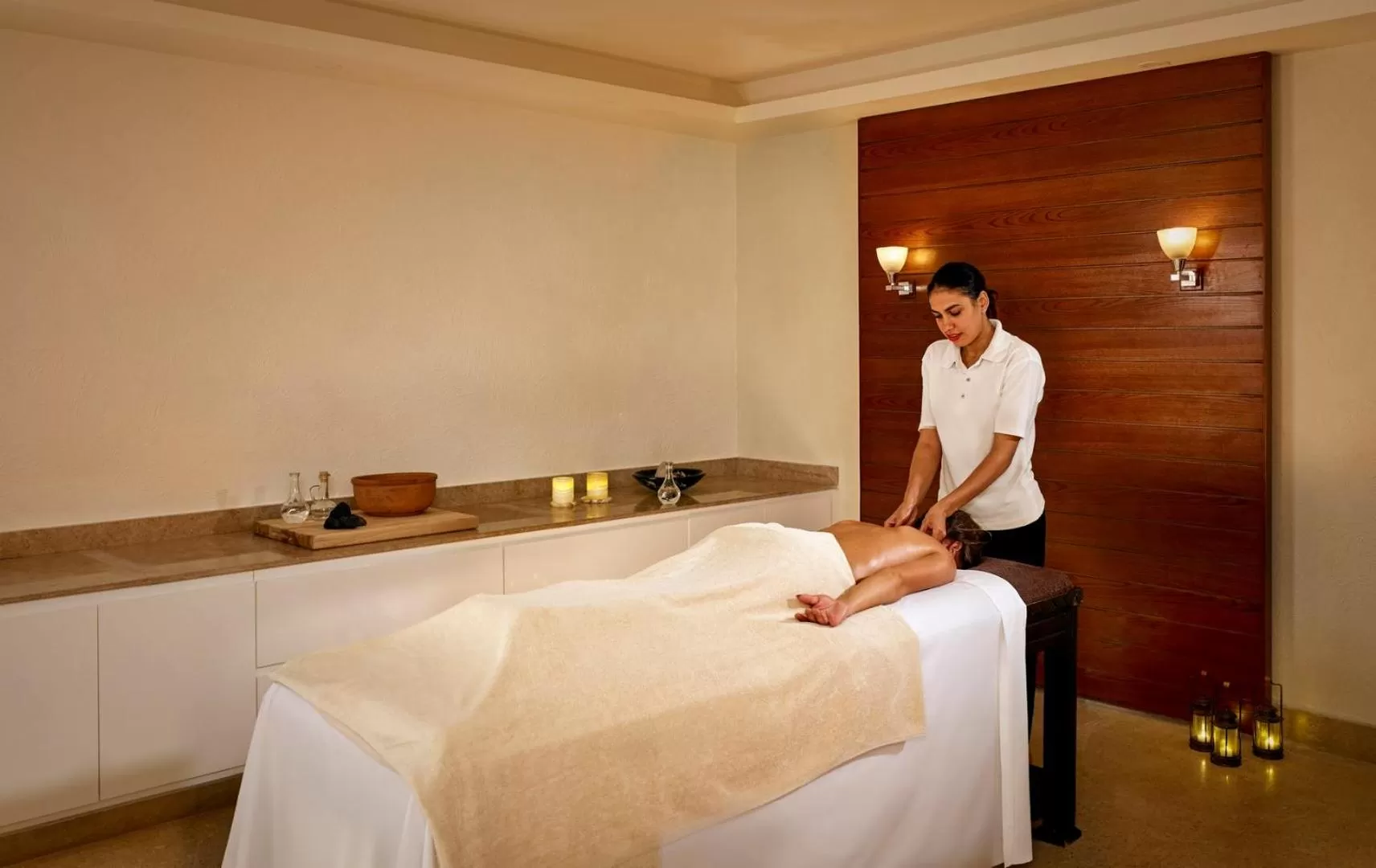 Massage in Coral Sea Holiday Resort & Aqua Park