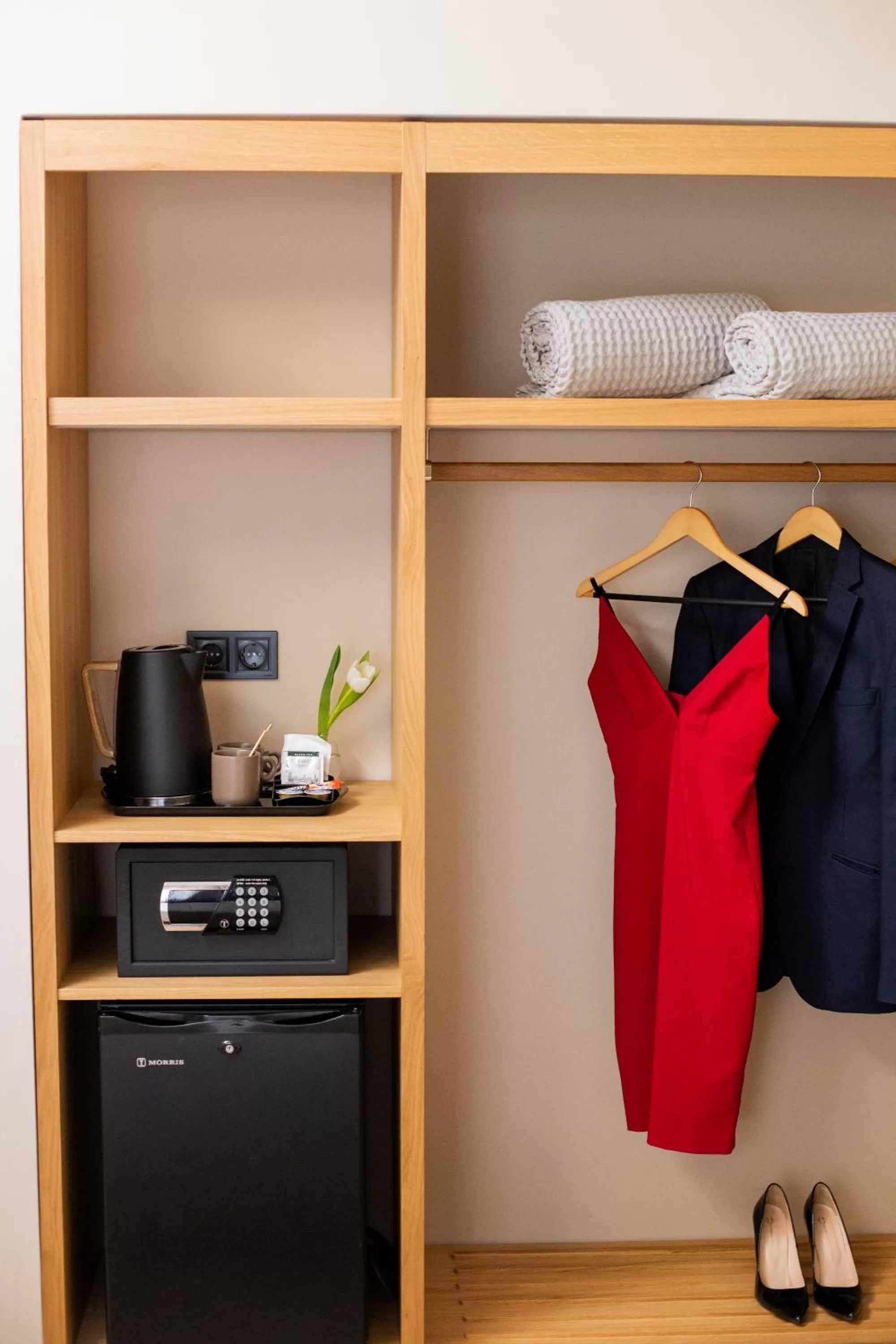 Coffee/tea facilities in Acropolis View Hotel