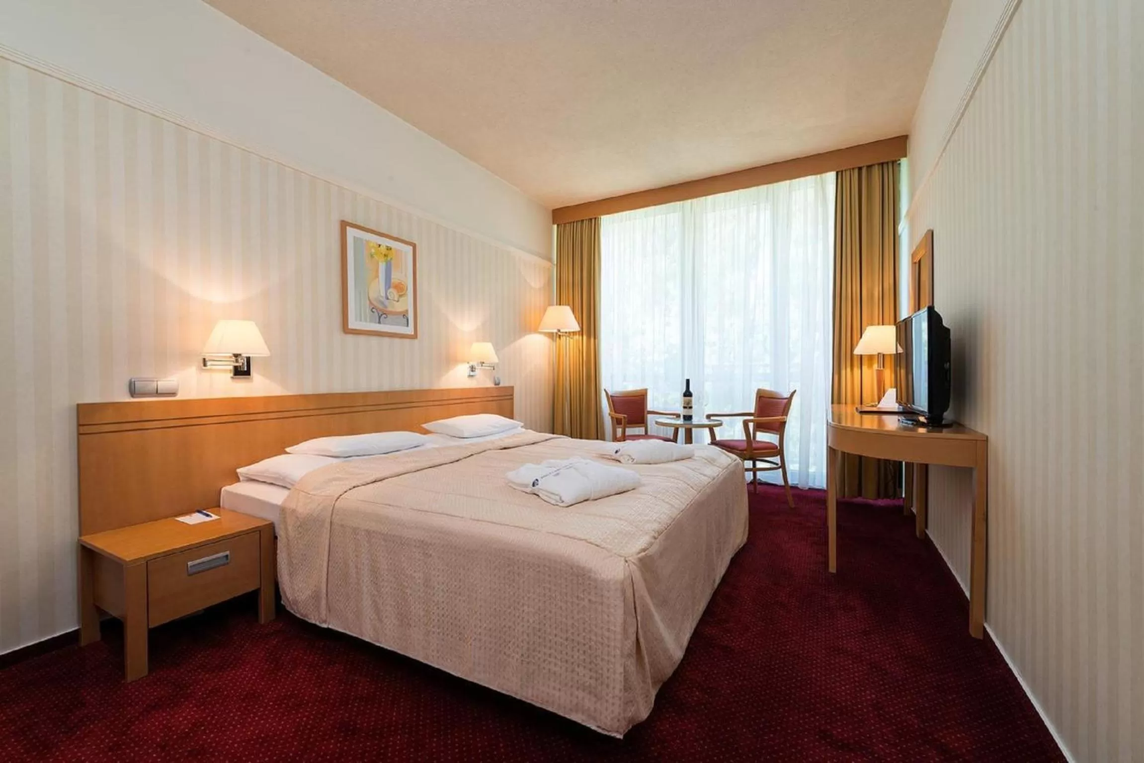 Bedroom, Bed in Ensana Esplanade