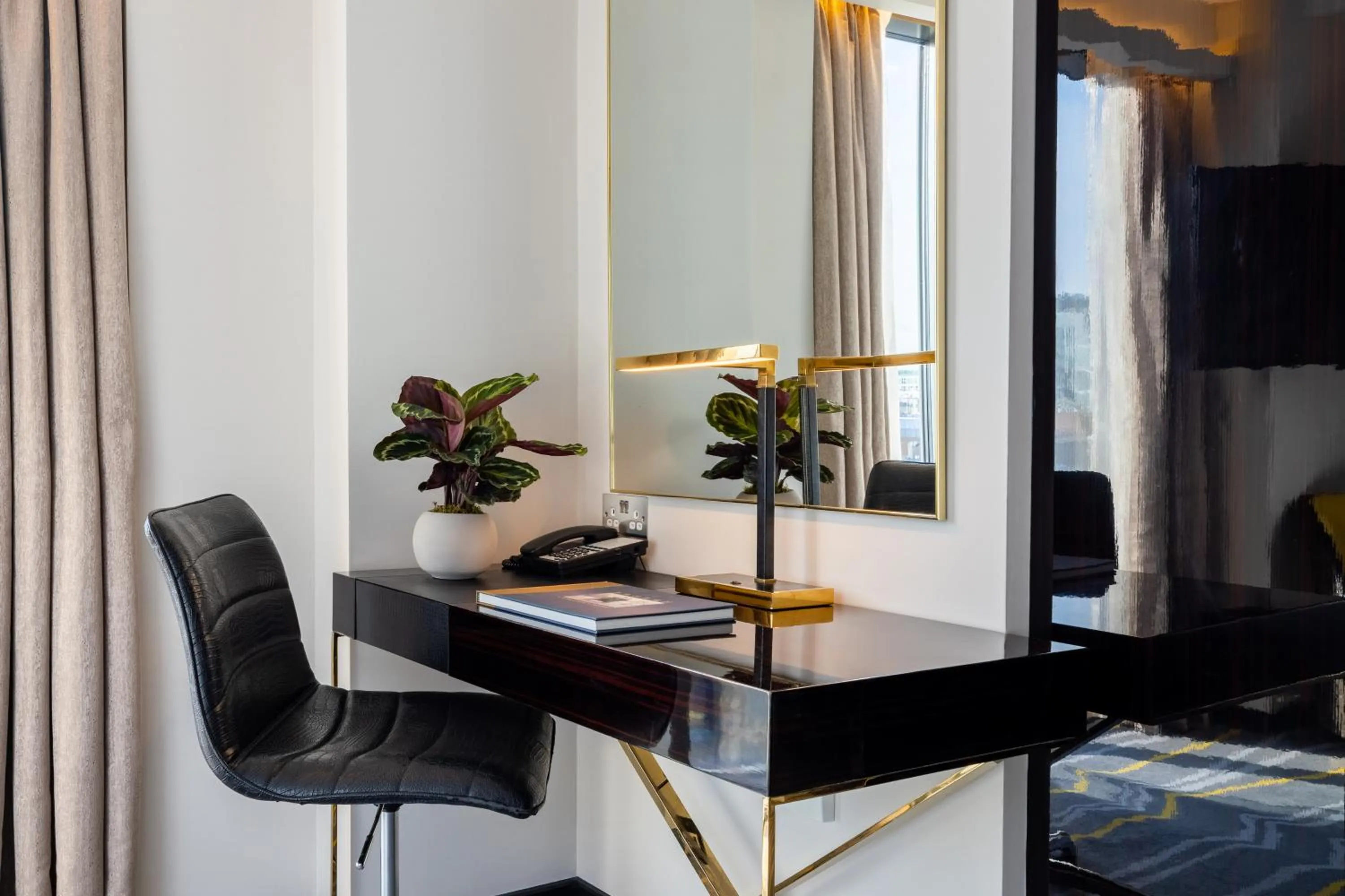 Bed in Hotel Saint London