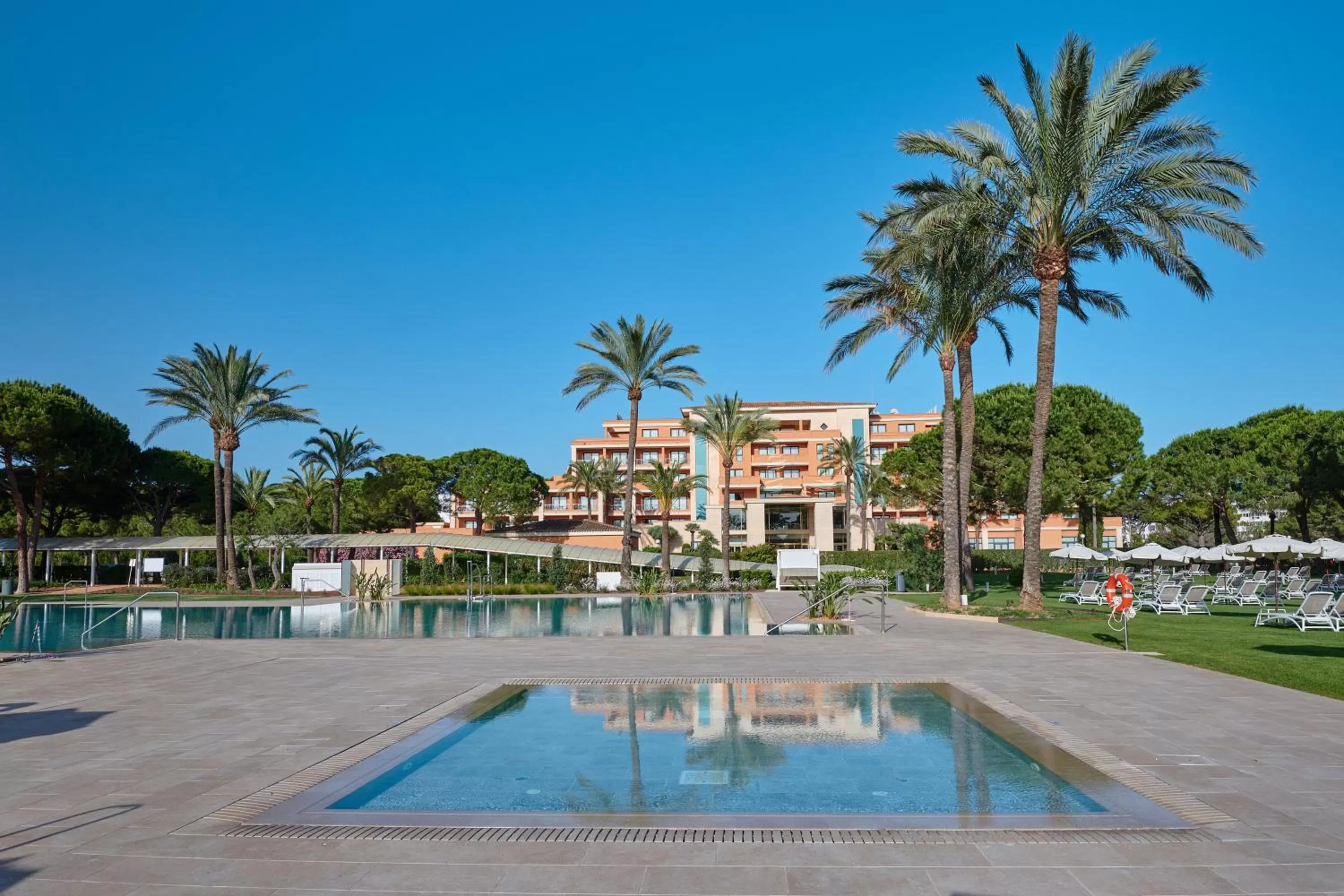 Property building in Hipotels Hipocampo Palace & Spa