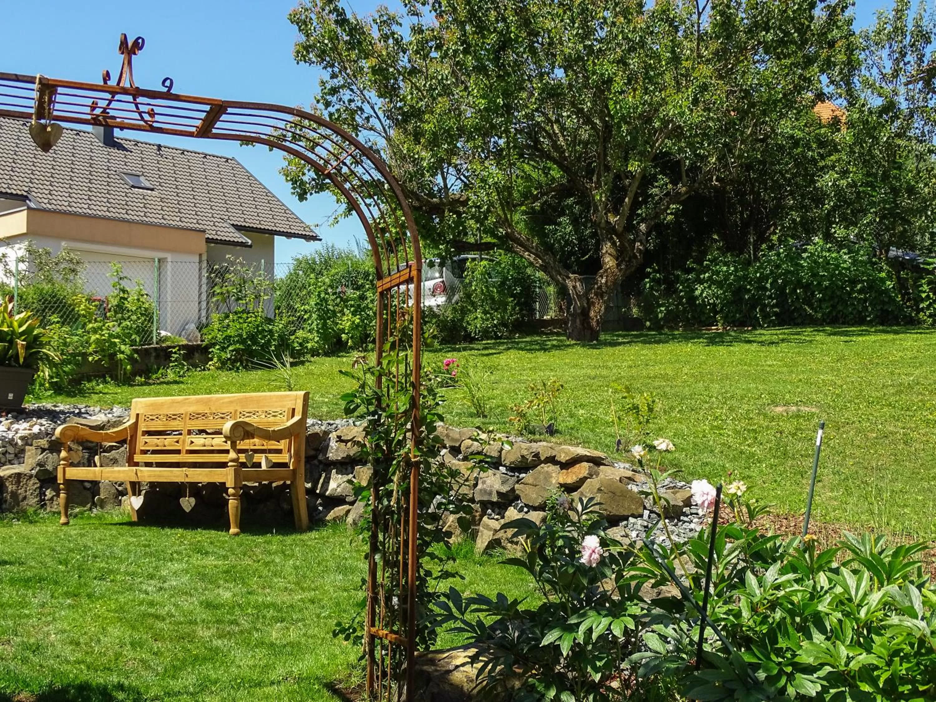 Garden in Bed and Breakfast Mittelkärnten