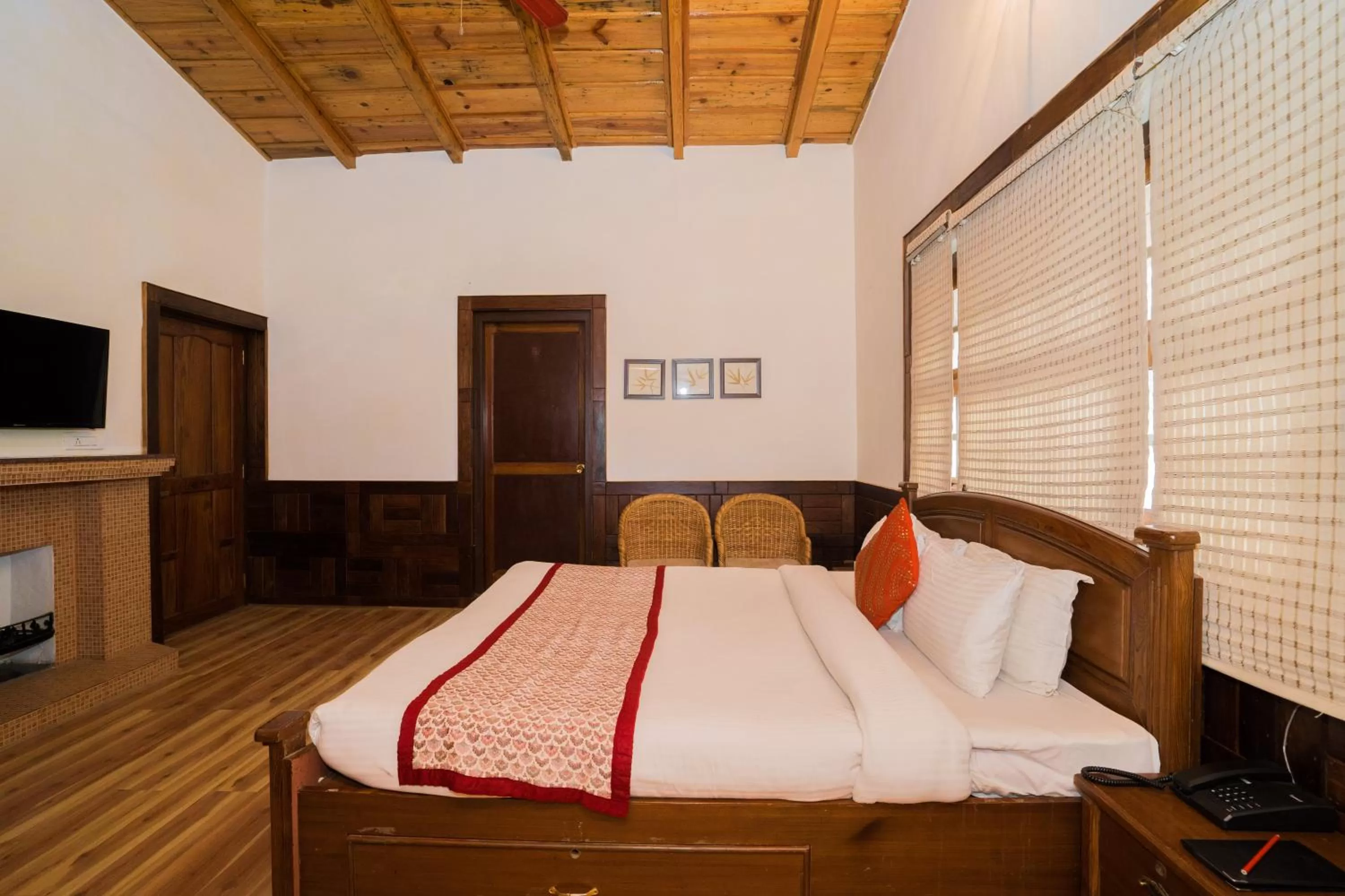 Bed in Bhikampur Lodge By Nine Hotels