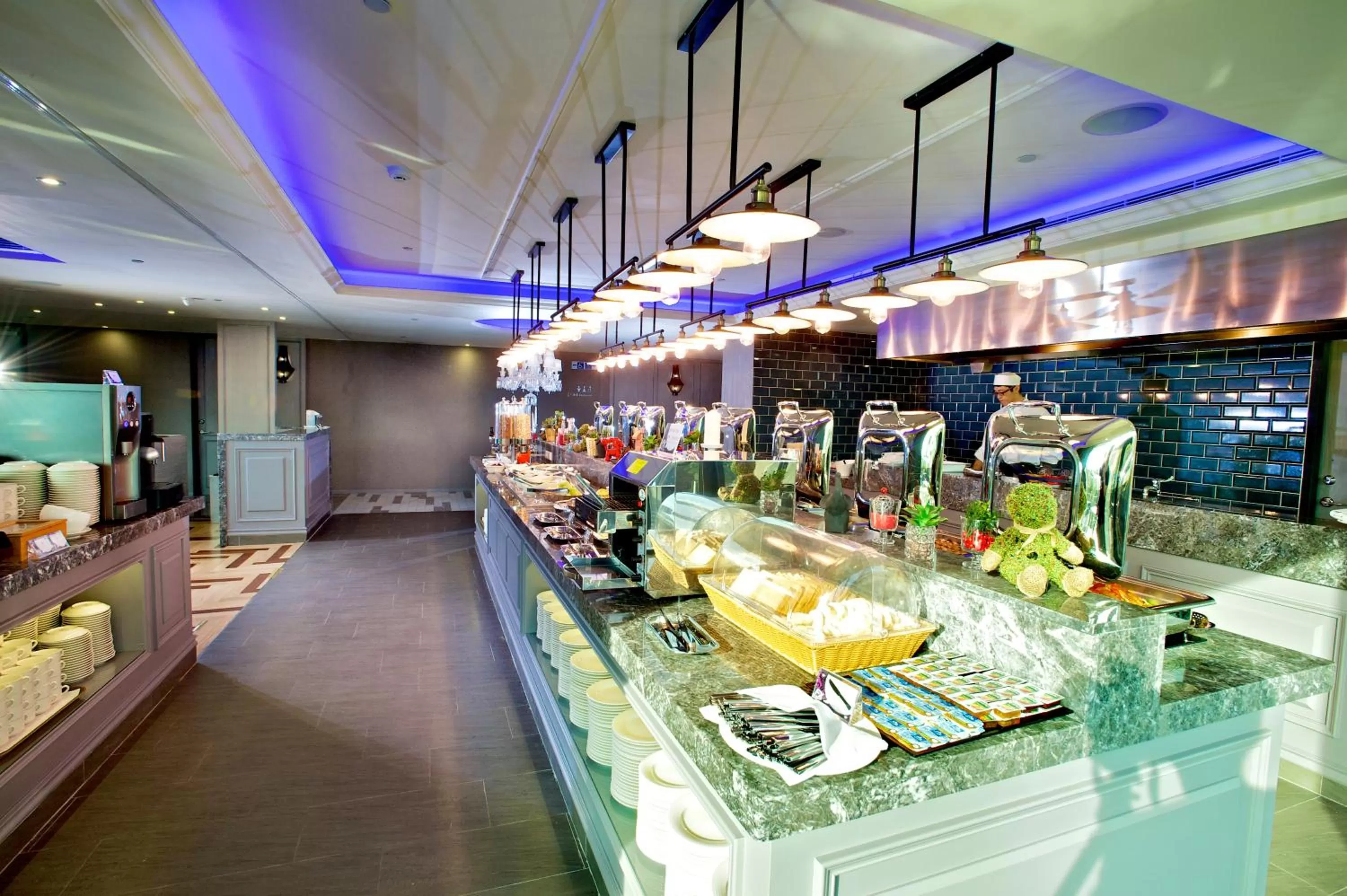 Buffet breakfast in FX Hotel Tainan