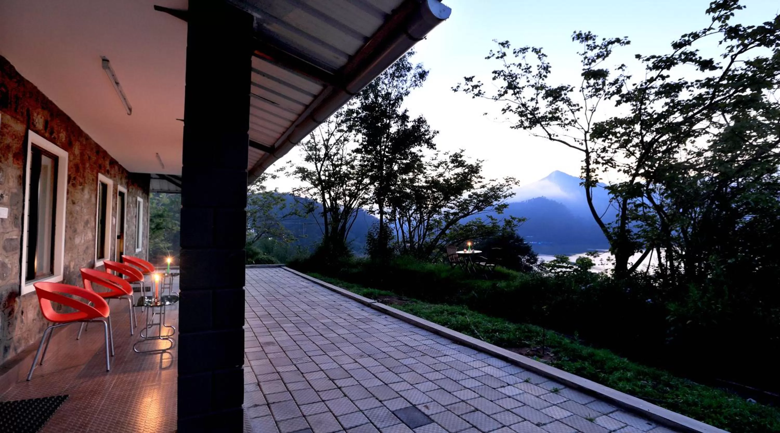 Lake view in Ottway Hills Mattupetty Dam