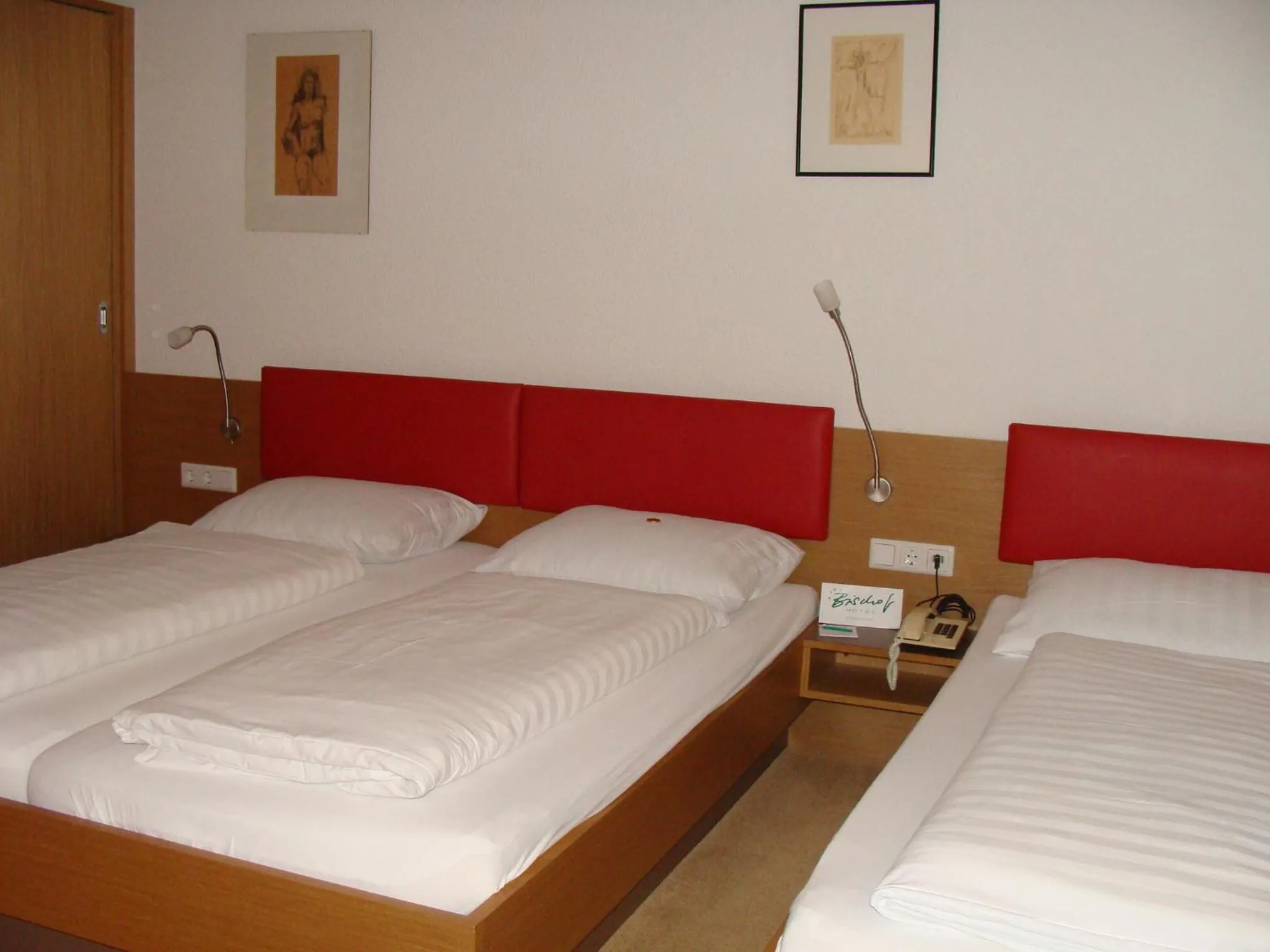 Bedroom, Bed in Hotel Bischof