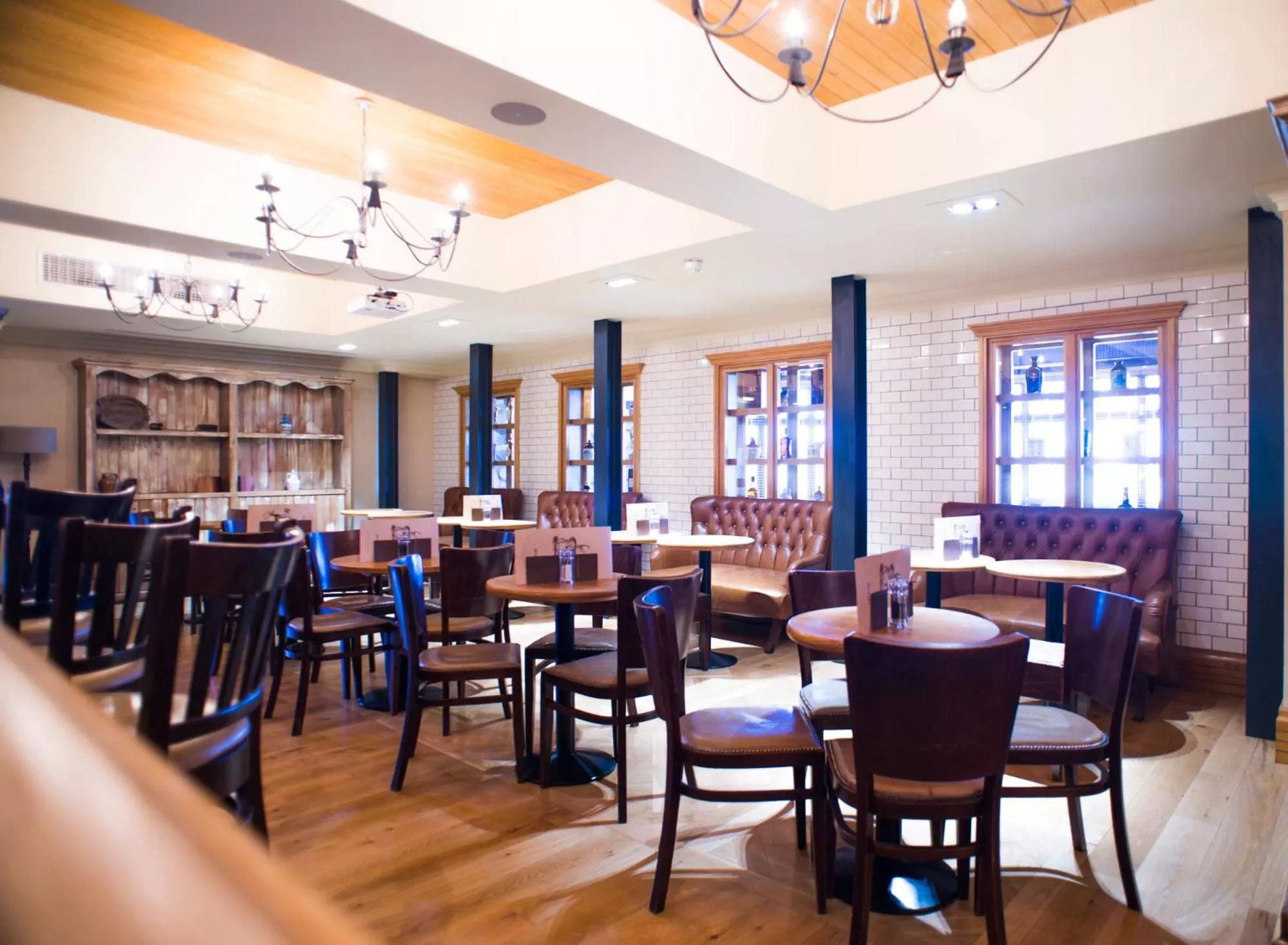 Food and drinks in Palm Court Hotel