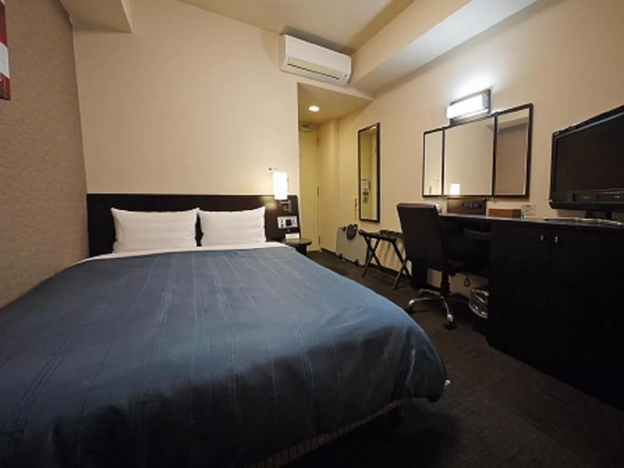 Comfort Semi Double Room - Smoking in Hotel Route-Inn Mito Kencho-mae