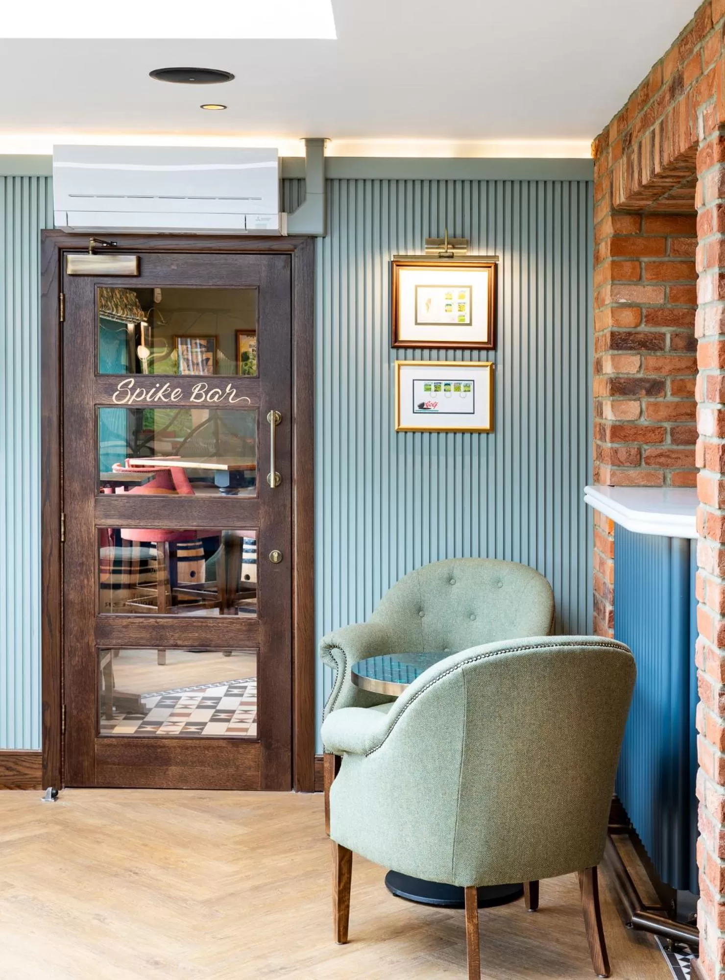 Lounge or bar in The Springs Resort & Golf Club