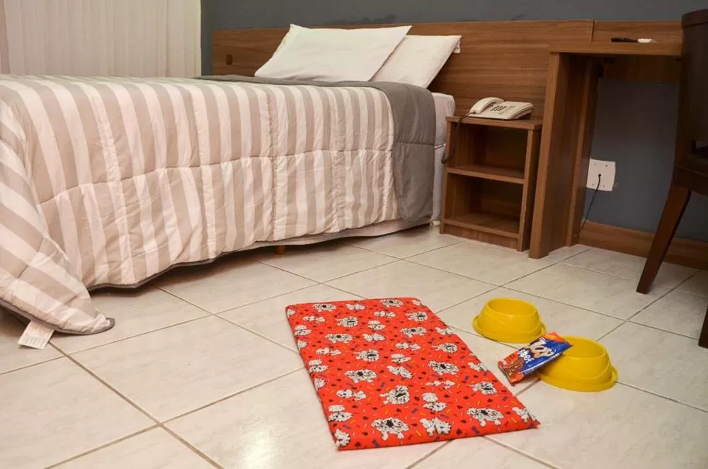 Bed in Embaixador Hotel & Centro de Eventos by Fast10