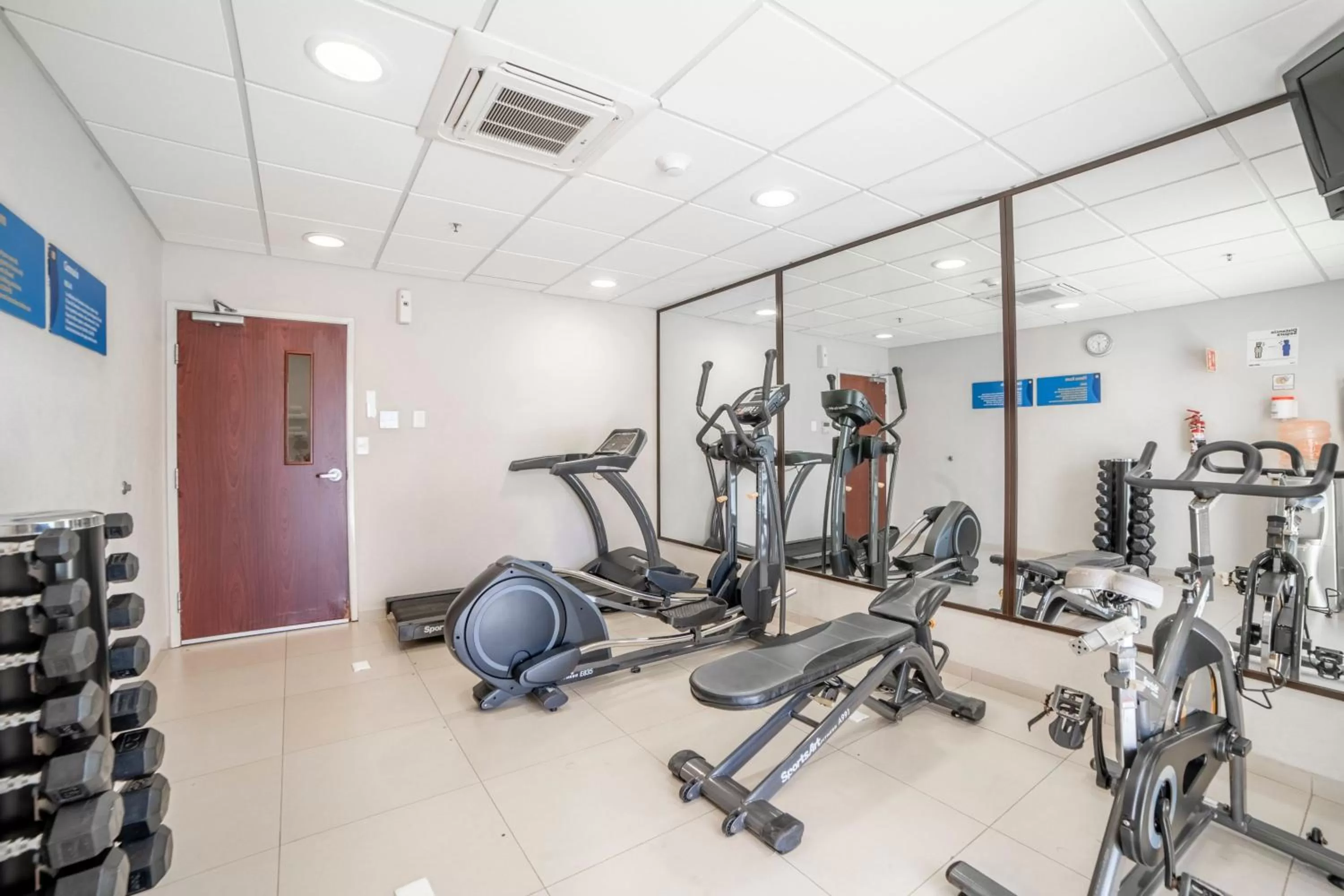 Fitness centre/facilities in City Express by Marriott Ciudad del Carmen