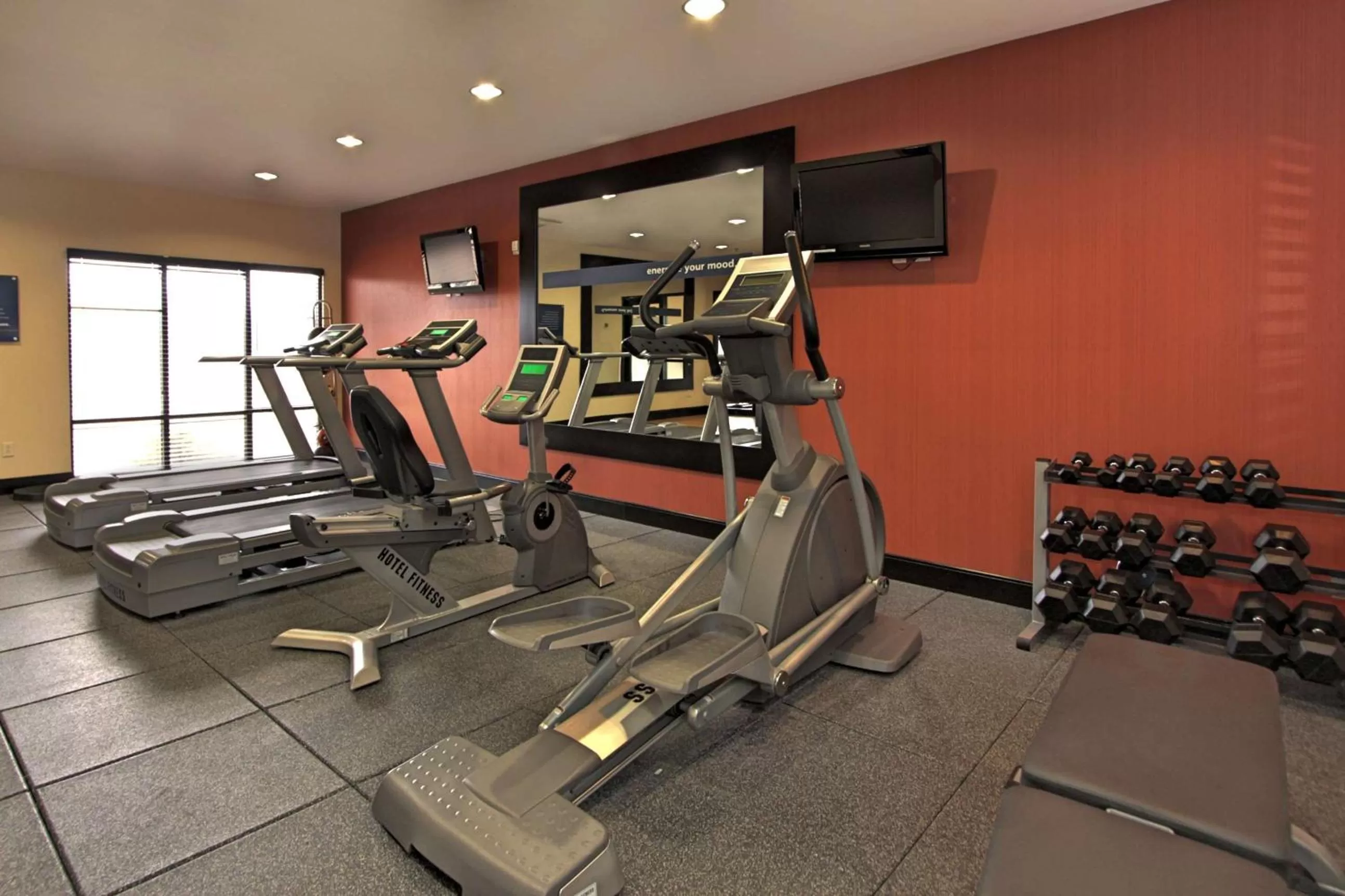 Fitness centre/facilities in Hampton Inn Defiance