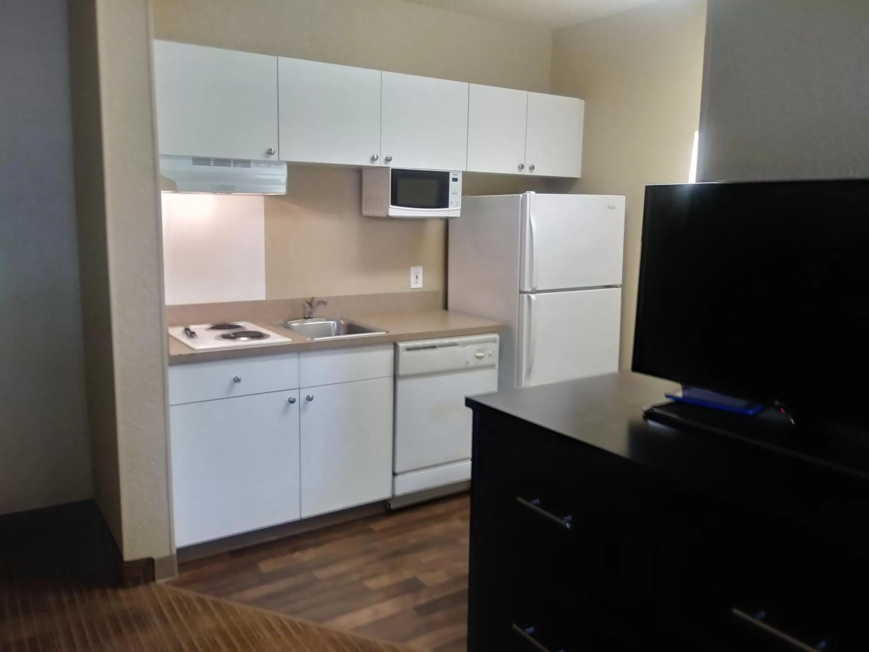TV and multimedia in Extended Stay America Suites - Atlanta - Alpharetta - Northpoint - West